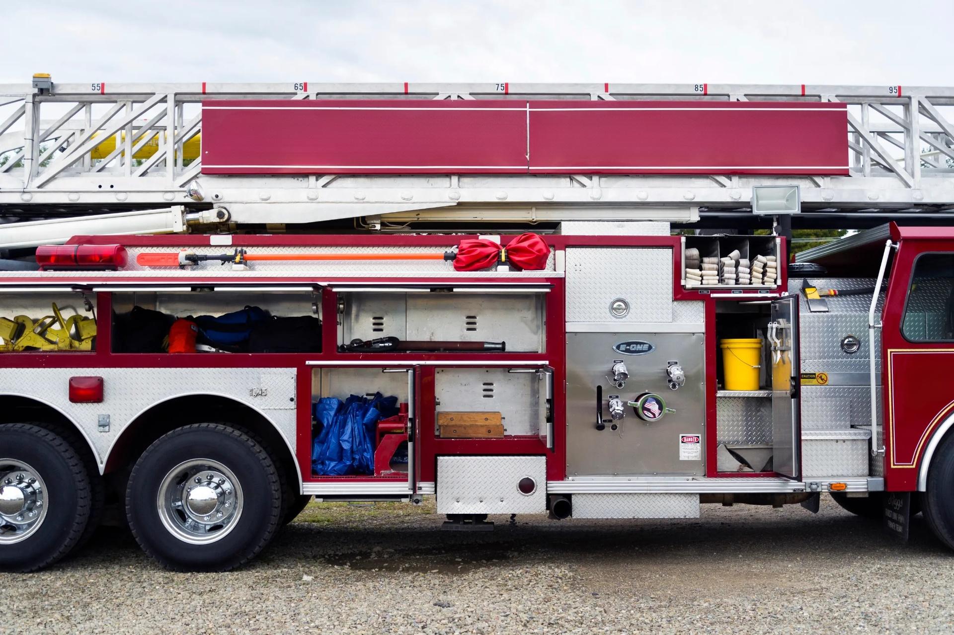 1988 E-One 95' Quint - image 4