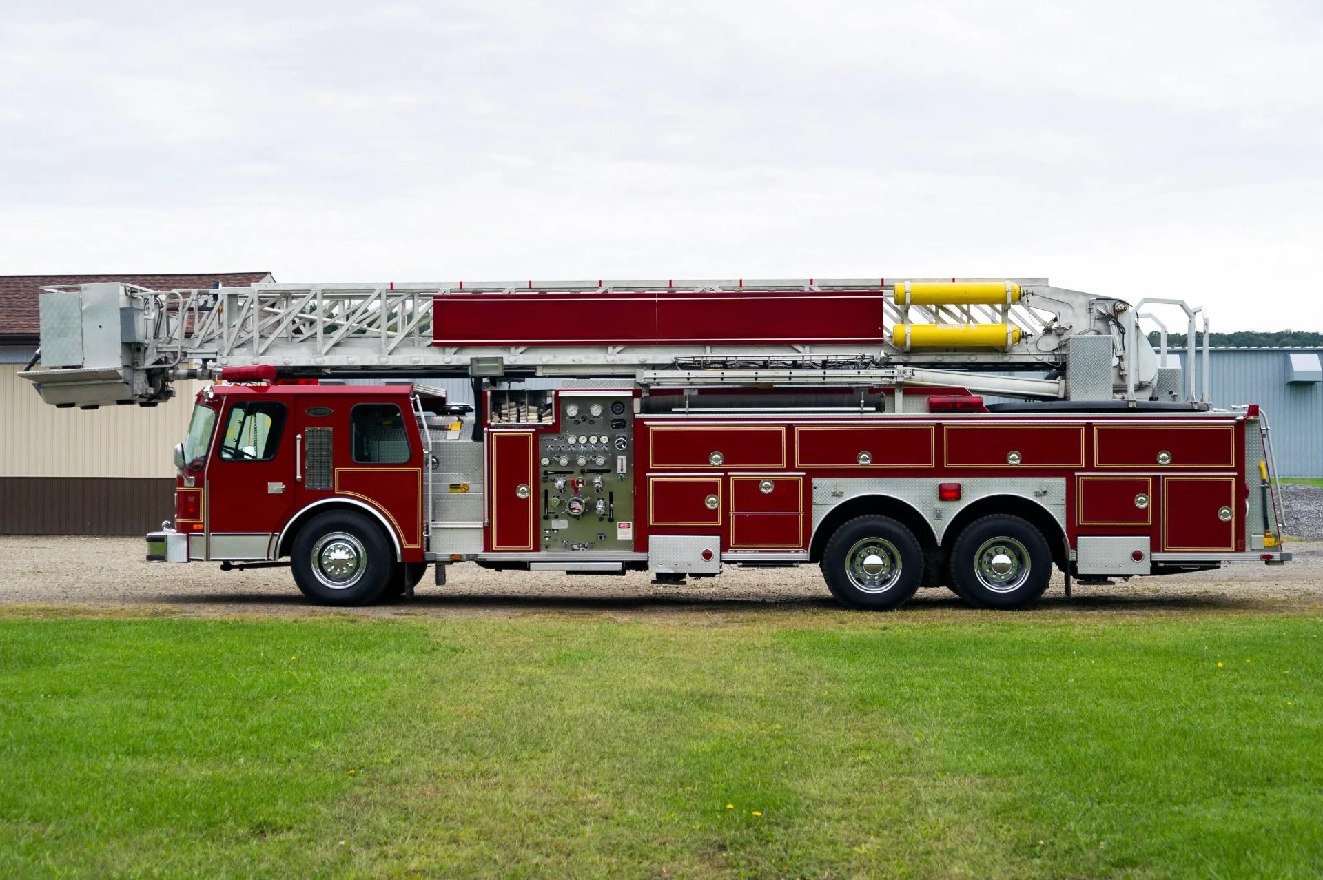 1988 E-One 95' Quint - image 13
