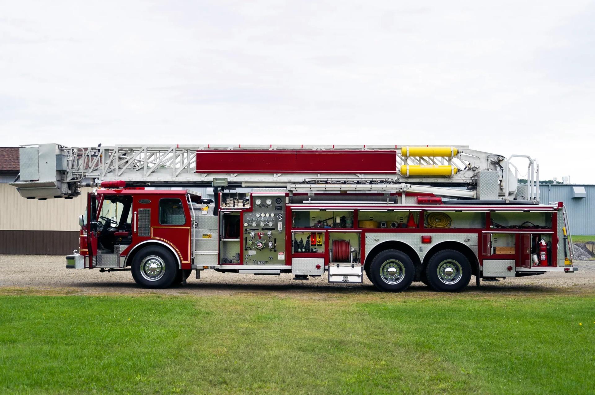 1988 E-One 95' Quint - image 14
