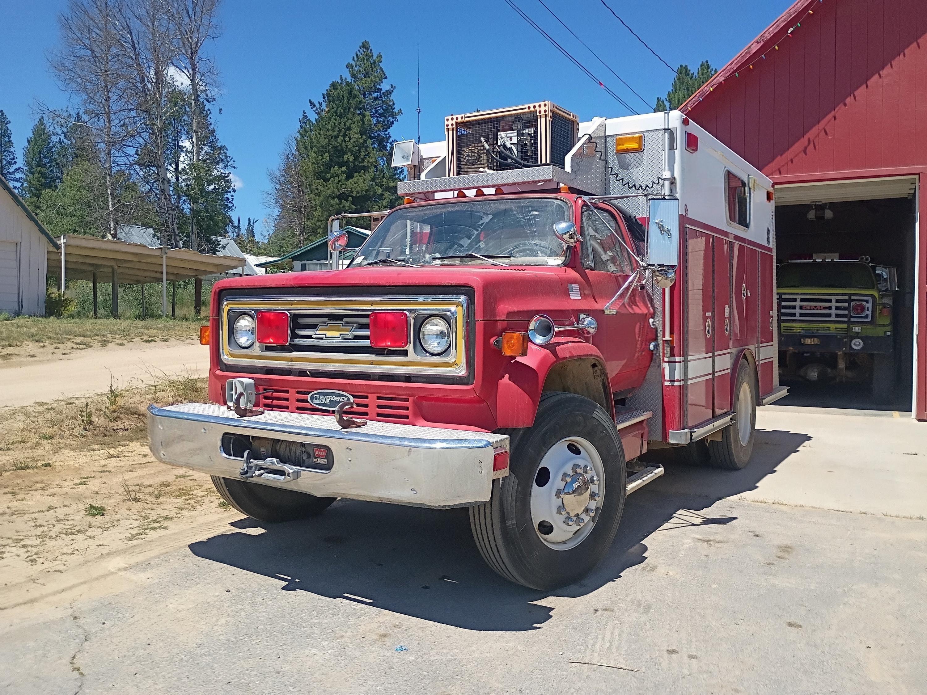 1988 E-One Chevrolet Light Rescue - image 1