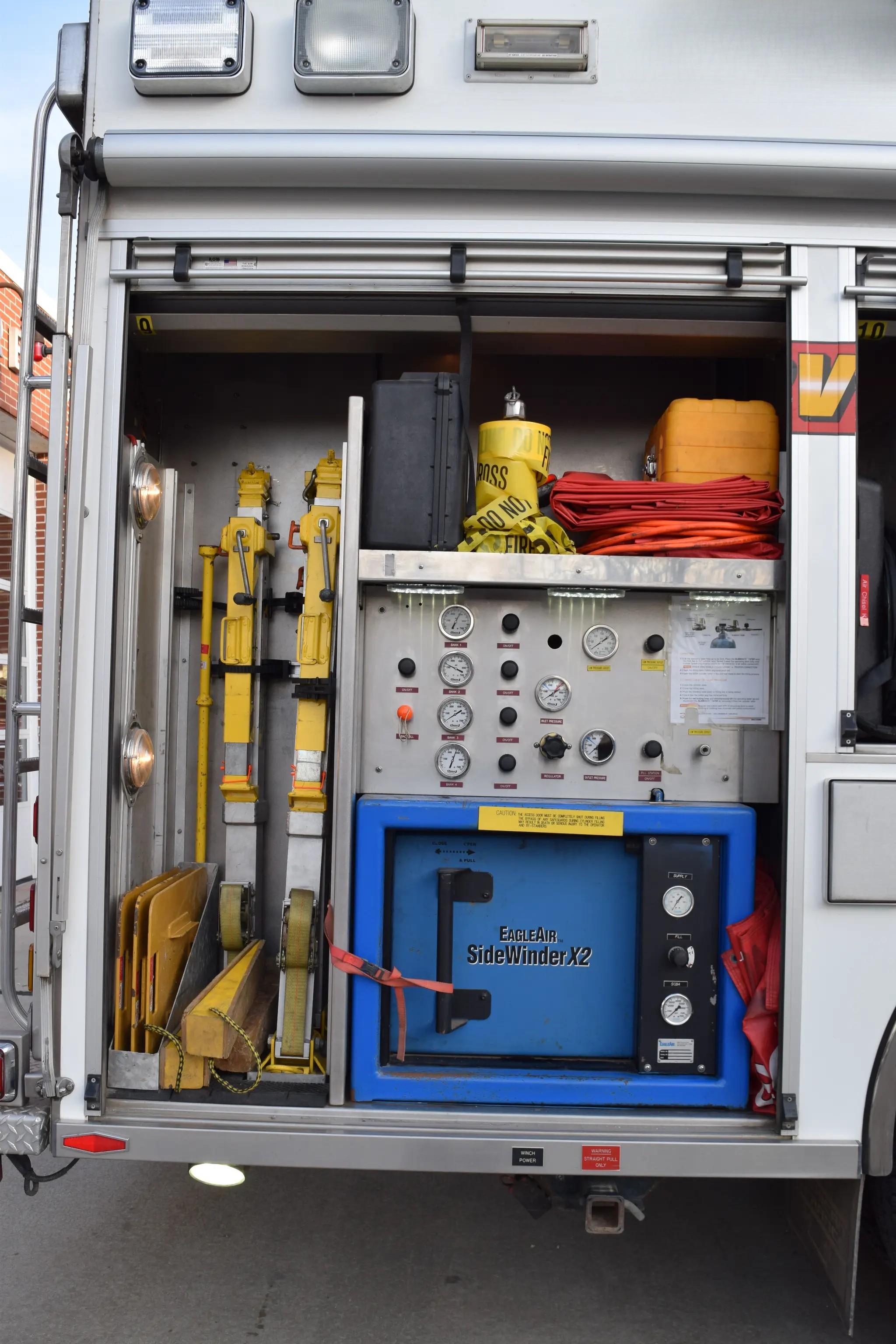 2004 American LaFrance Rescue - image 24