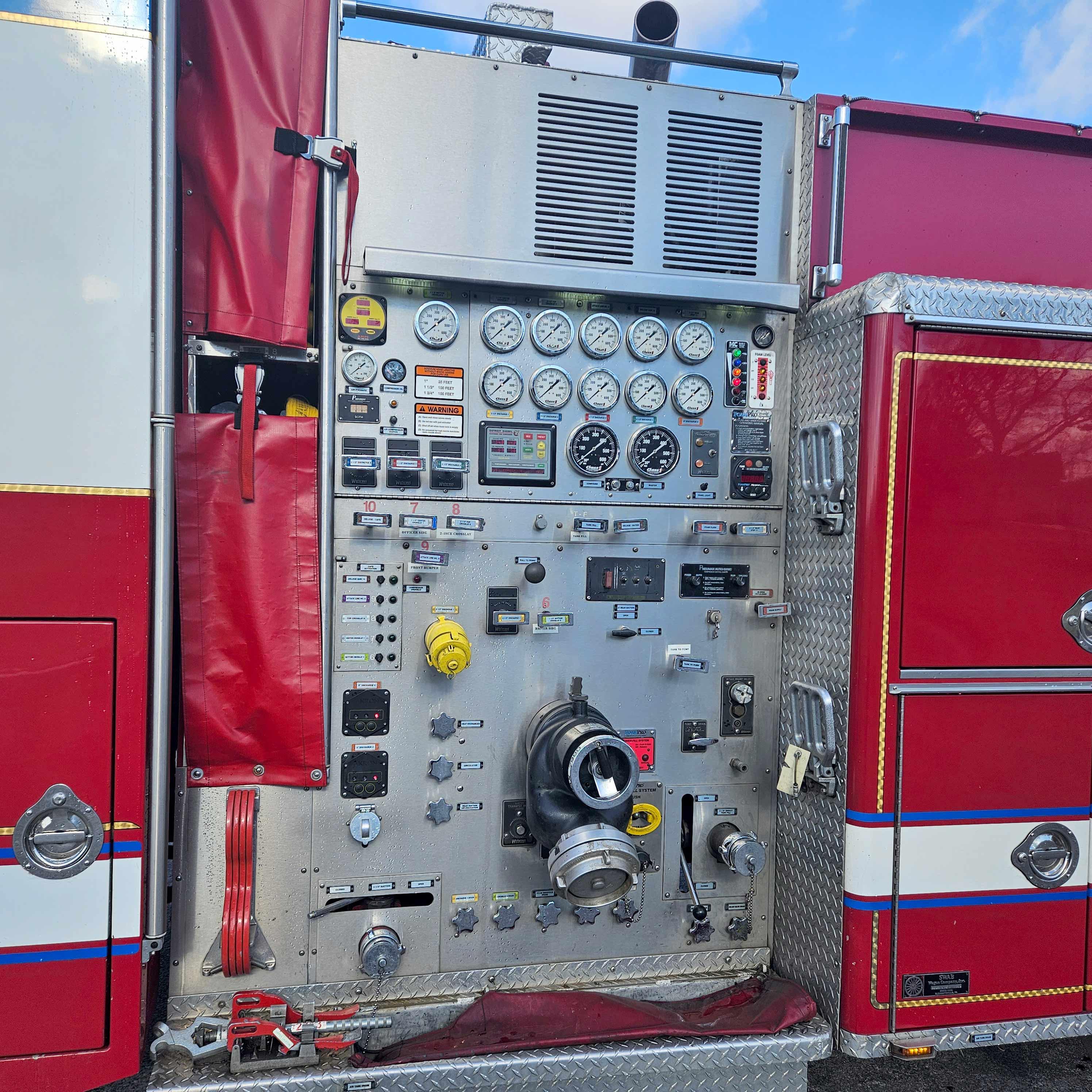 2001 Spartan Pumper - image 4