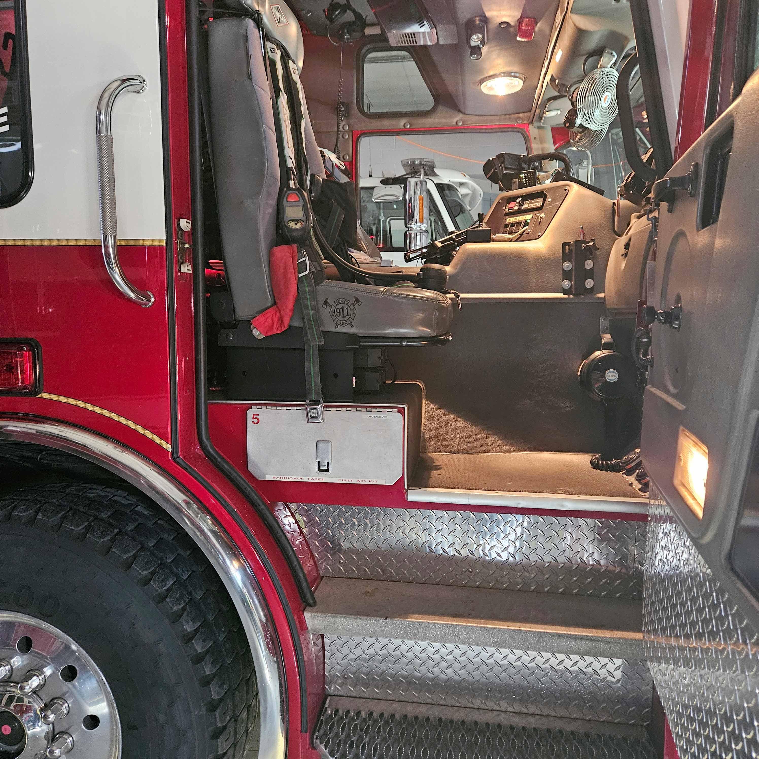 2001 Spartan Pumper - image 13