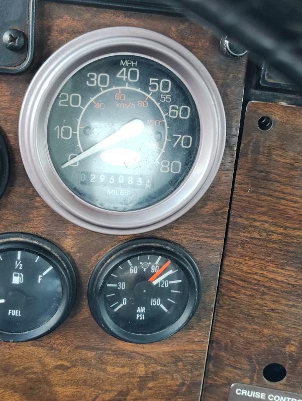 1999 Peterbilt 377 Dump Truck - image 9