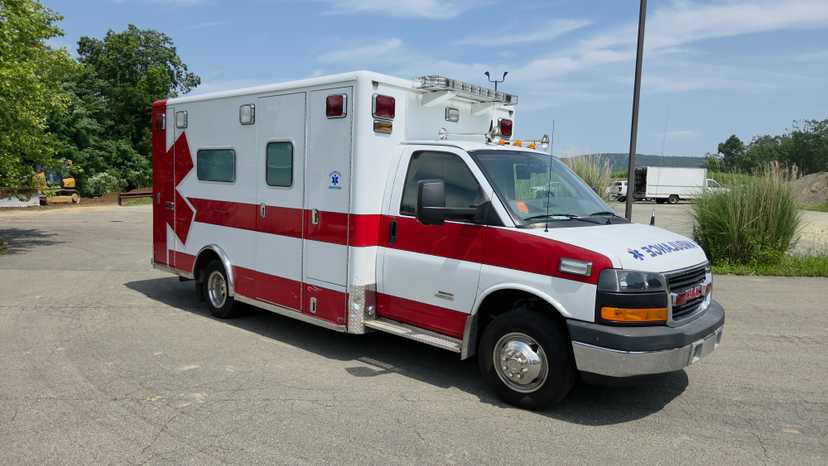 2009 Horton Chevrolet Type III Ambulance — photo 2