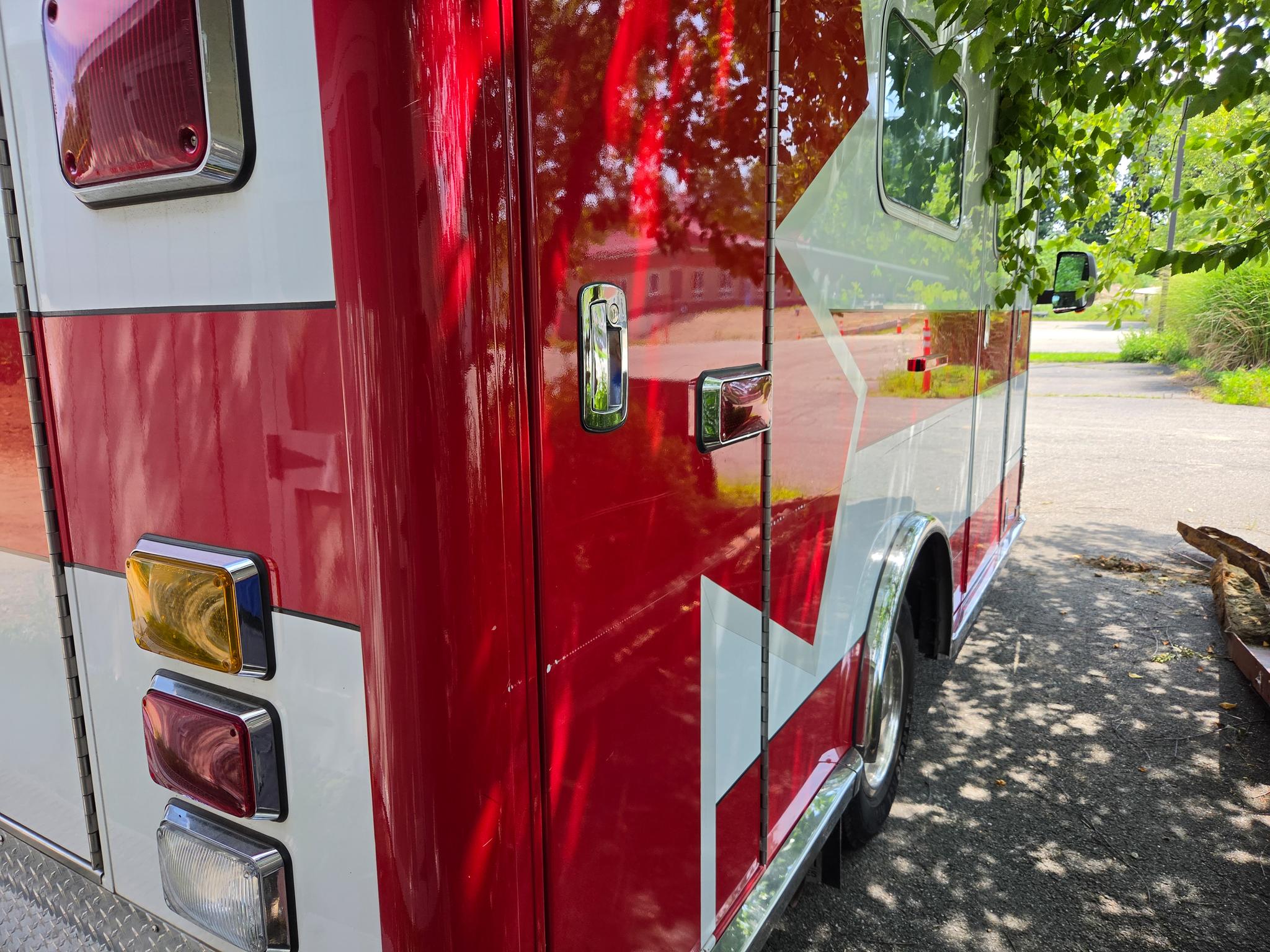 2009 Horton Chevrolet Type III Ambulance - image 4