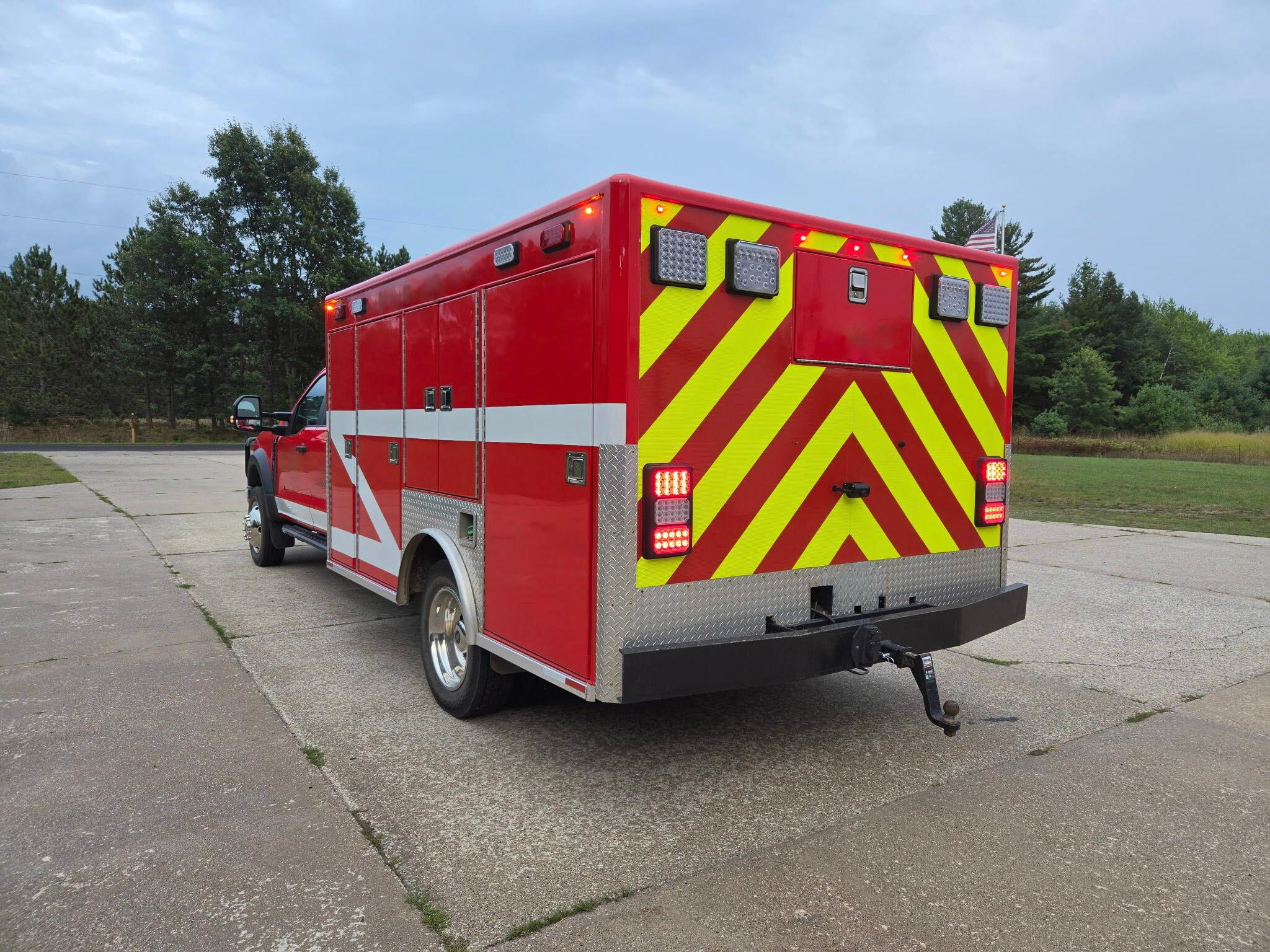 2024 Spencer Ford 4x4 Light Rescue - image 7