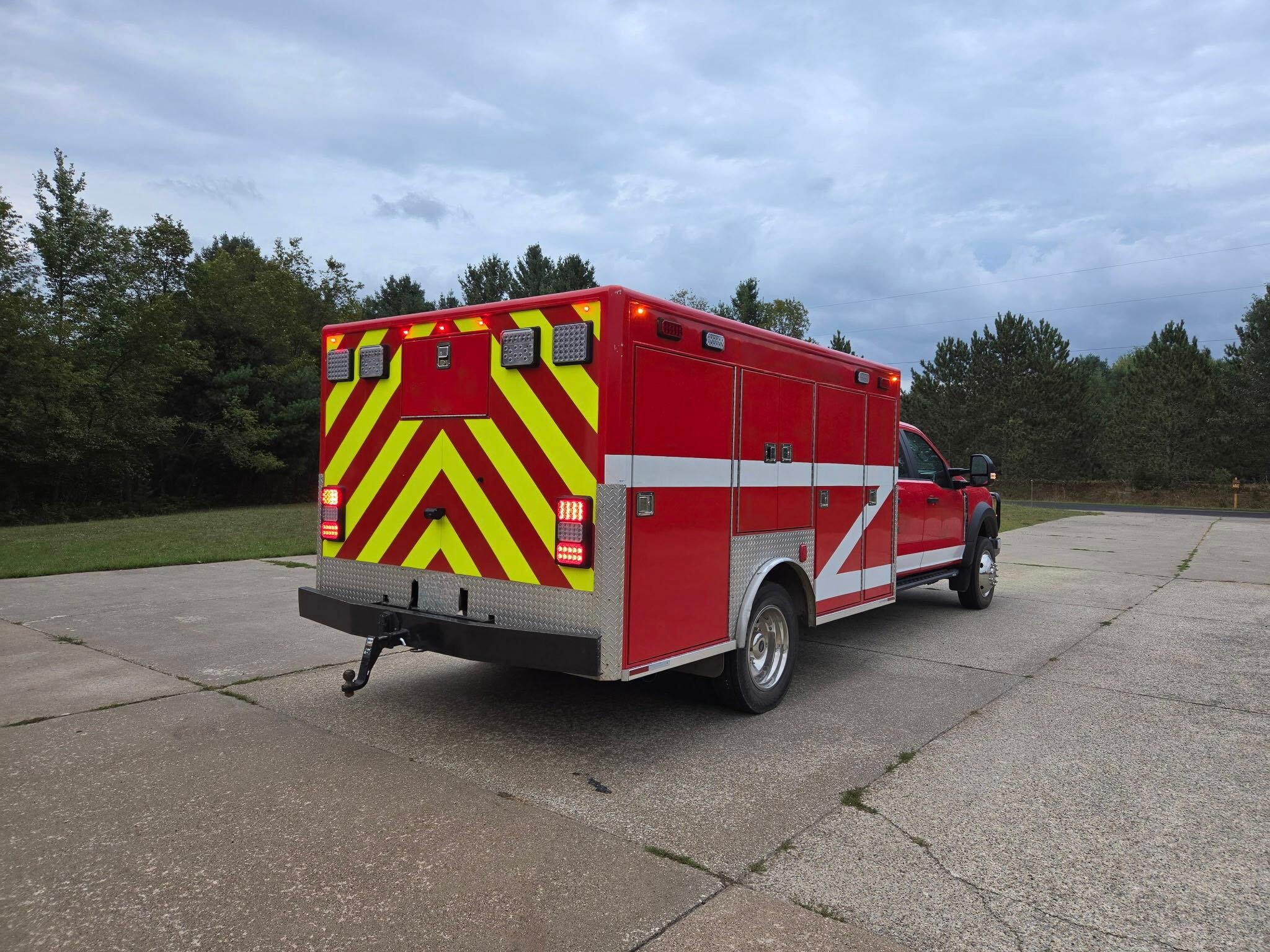 2024 Spencer Ford 4x4 Light Rescue - image 6