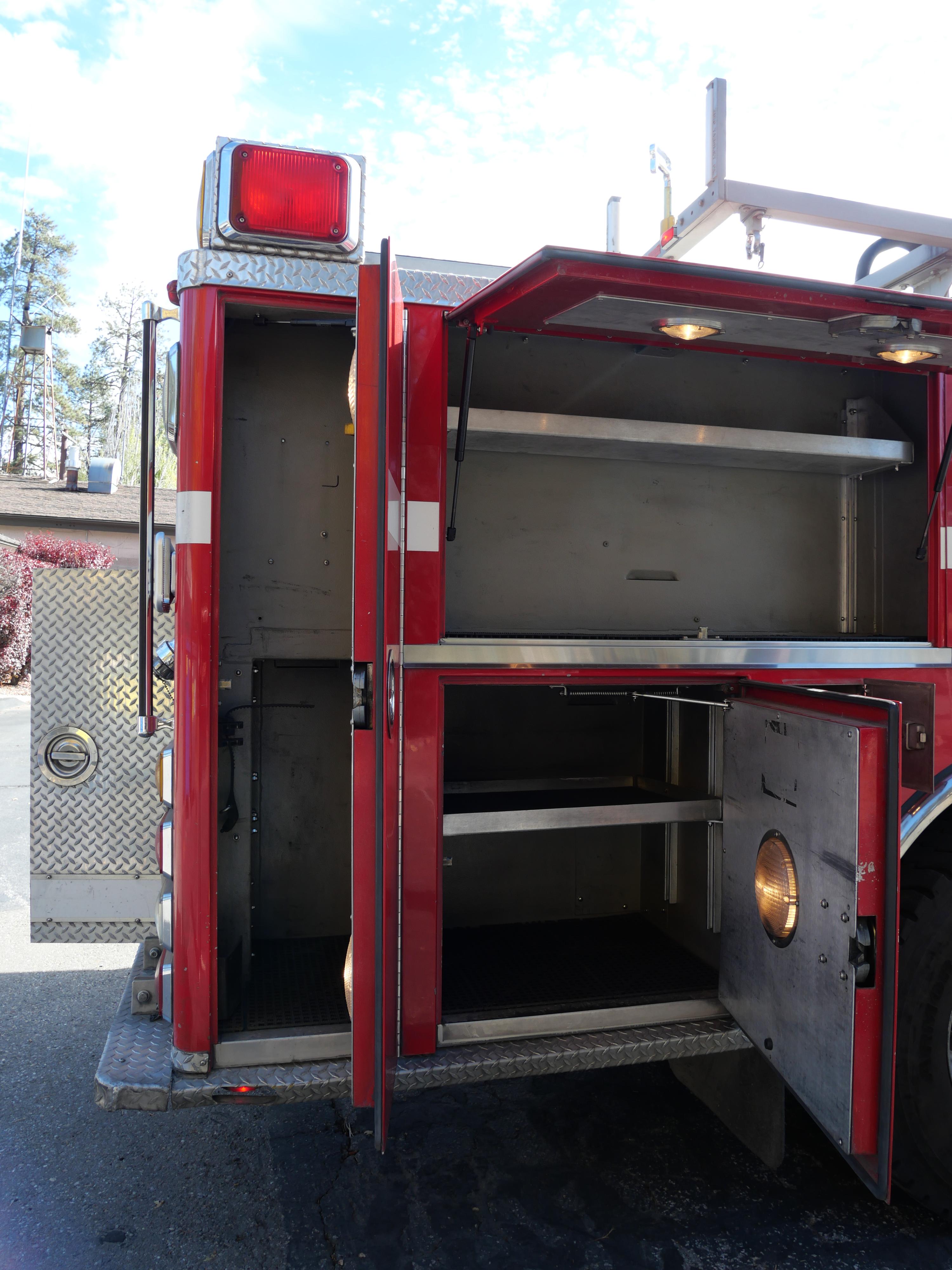 2004 KME 4x4 Pumper - image 13