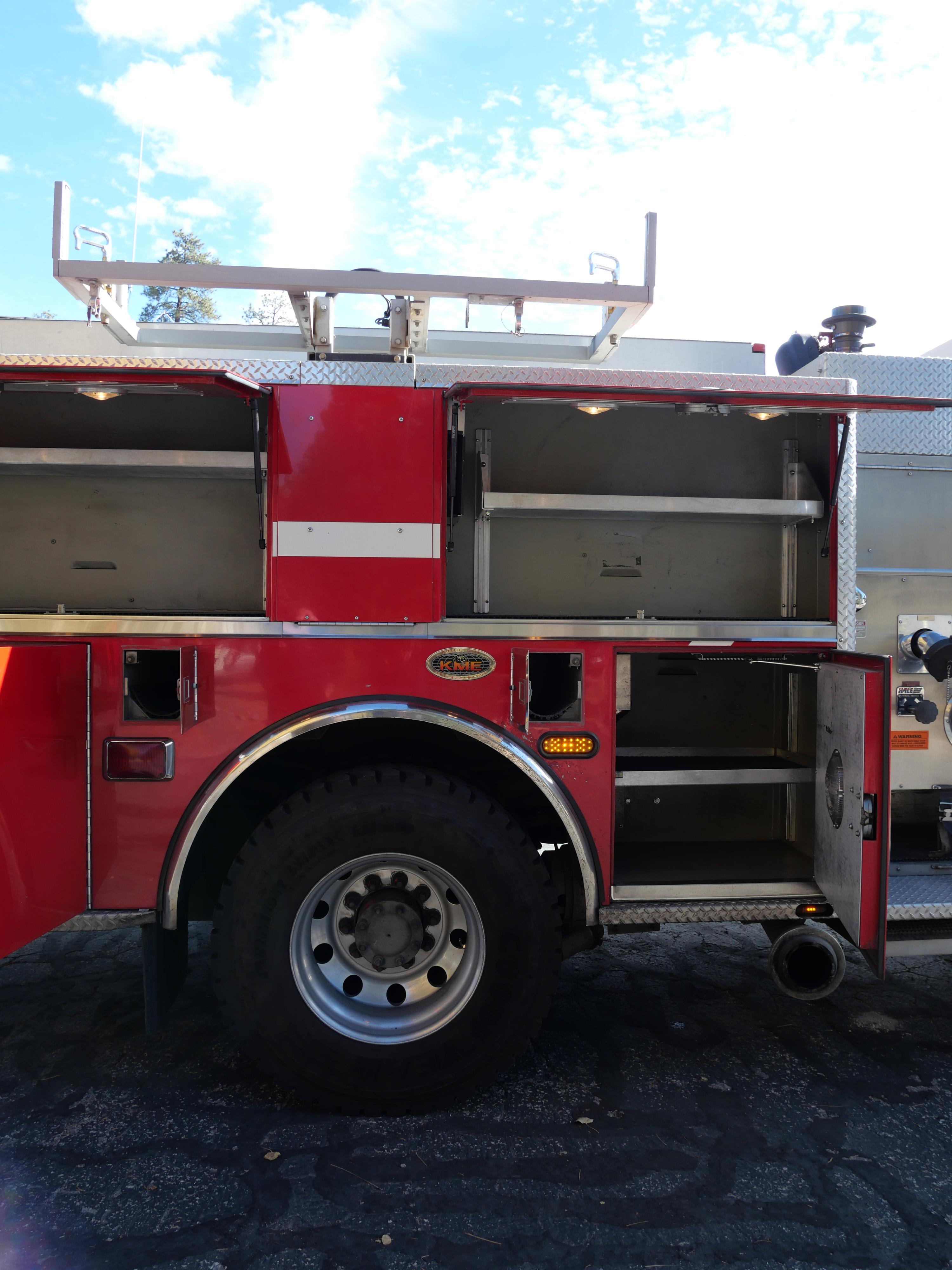 2004 KME 4x4 Pumper - image 9