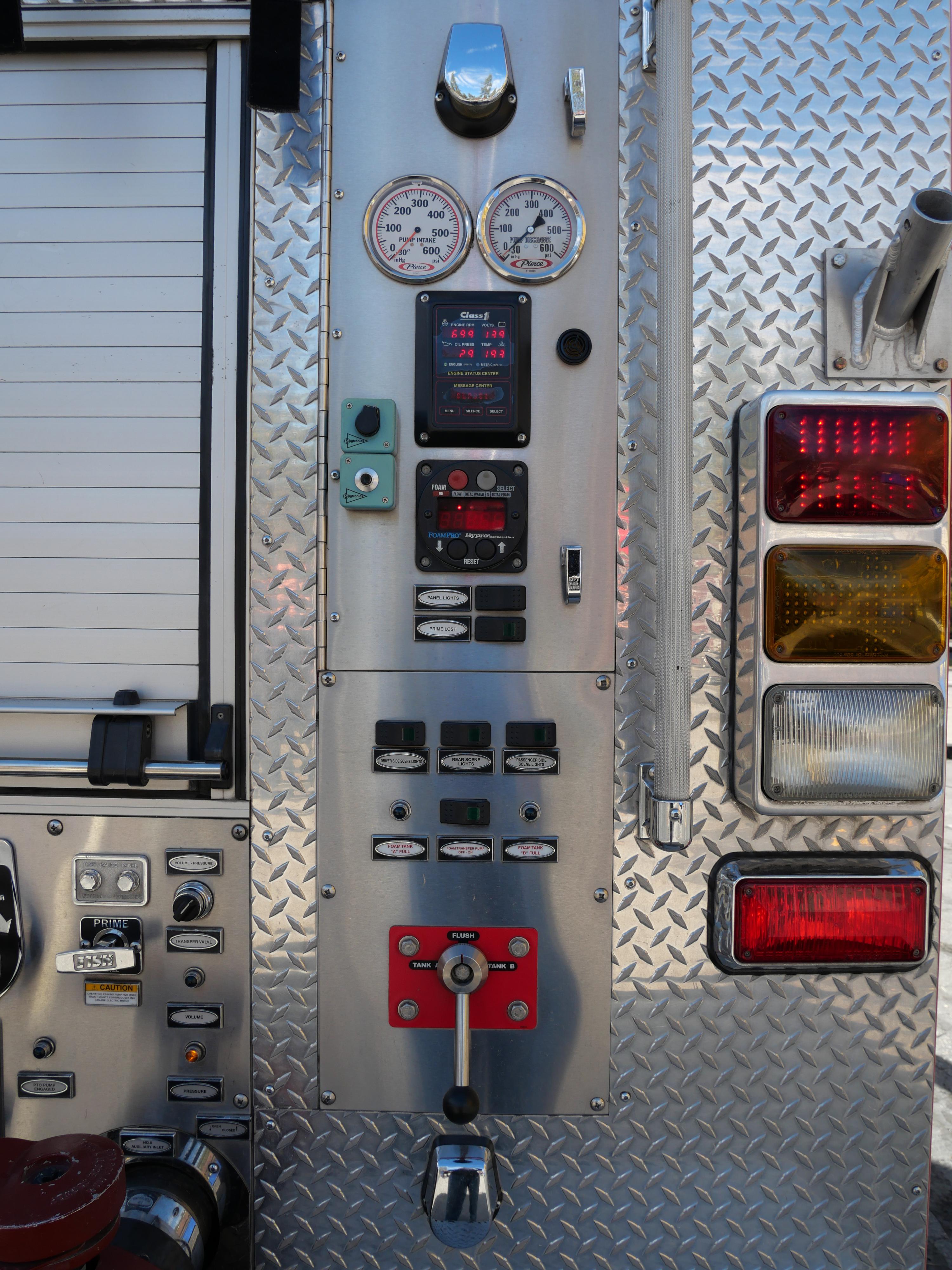 2006 Pierce International 4x4 Brush Truck - image 27