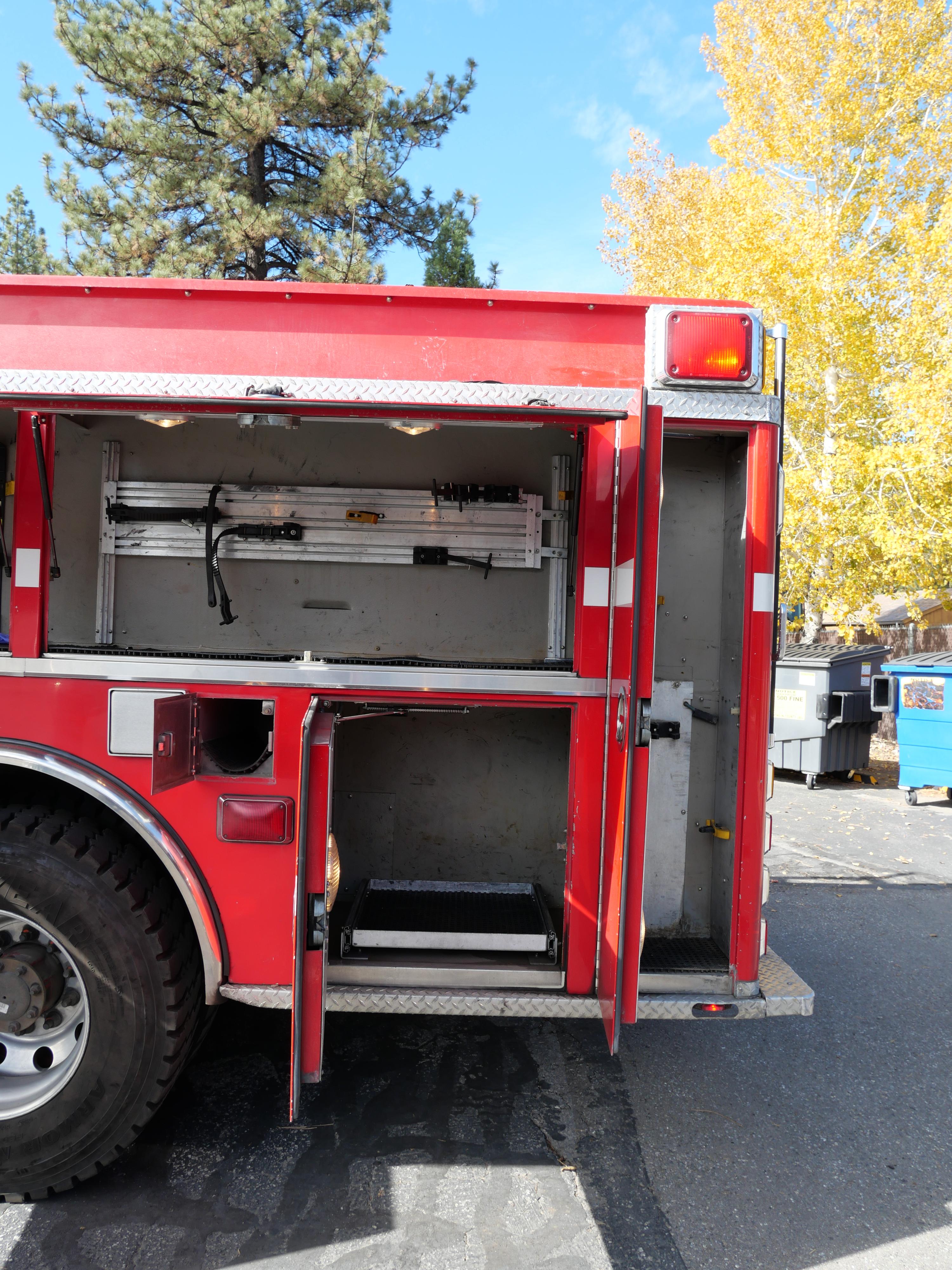 2004 KME 4x4 Pumper - image 27