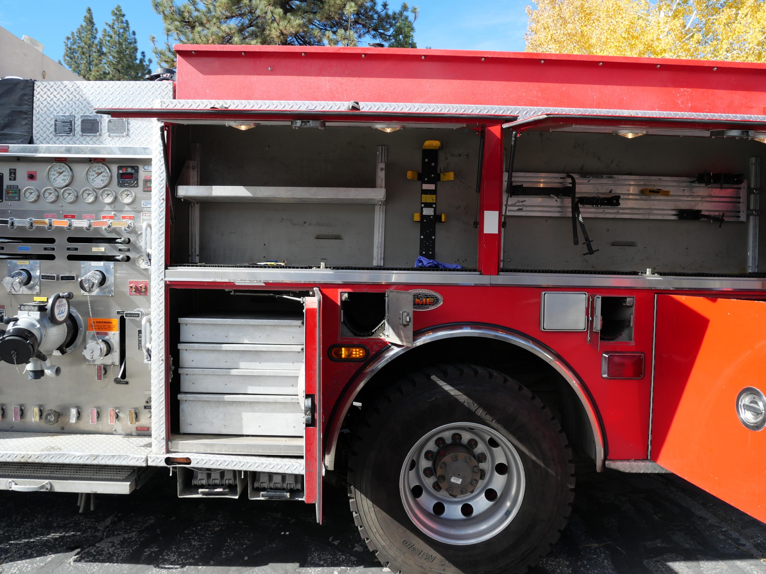 2004 KME 4x4 Pumper - image 7