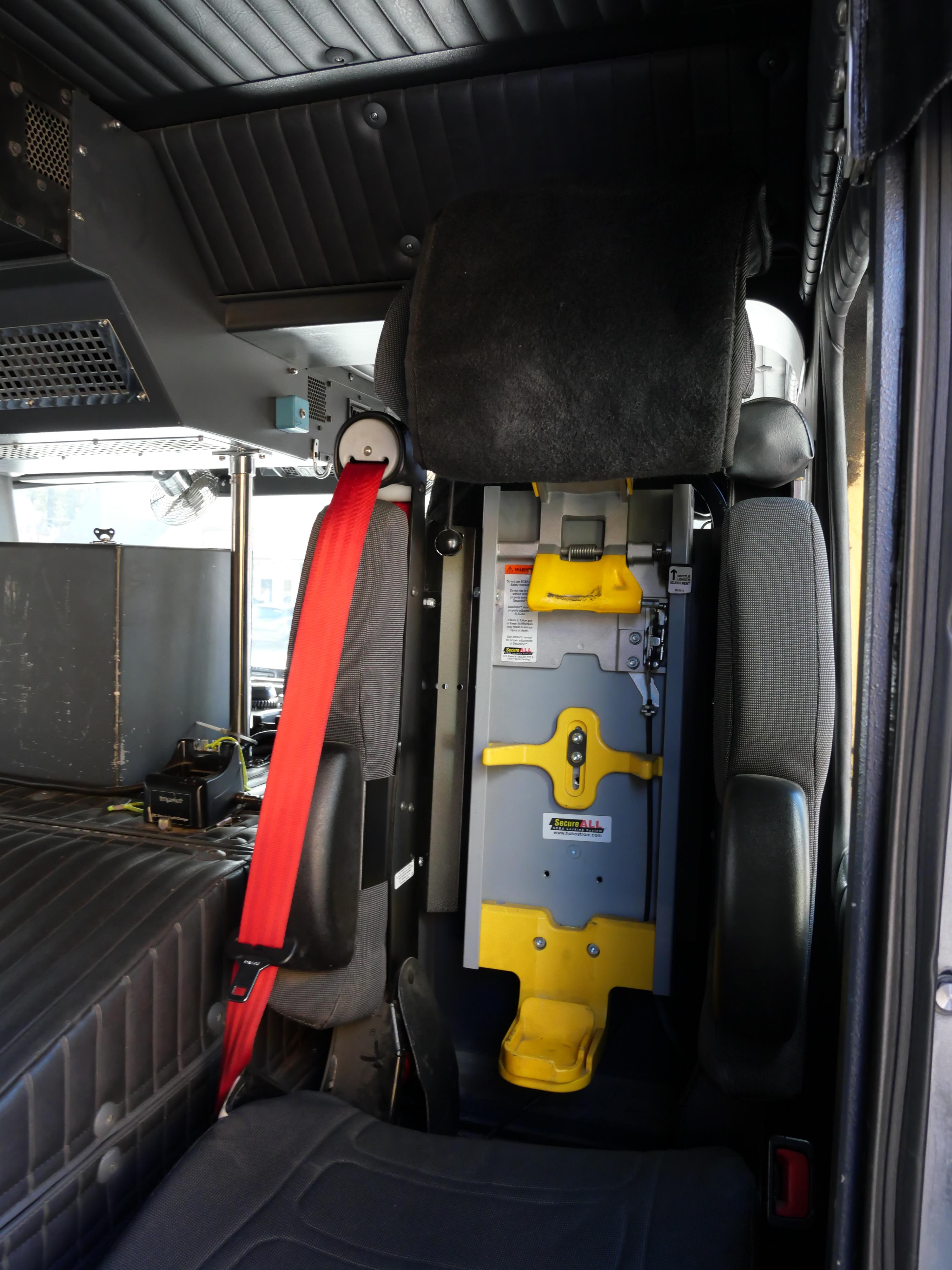 2004 KME 4x4 Pumper - image 18