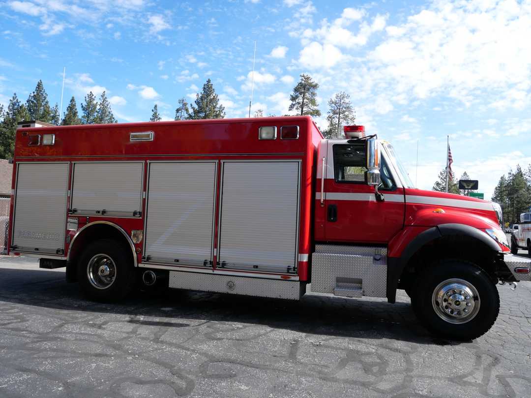 2003 Pierce 7400 4x4 Medium Rescue