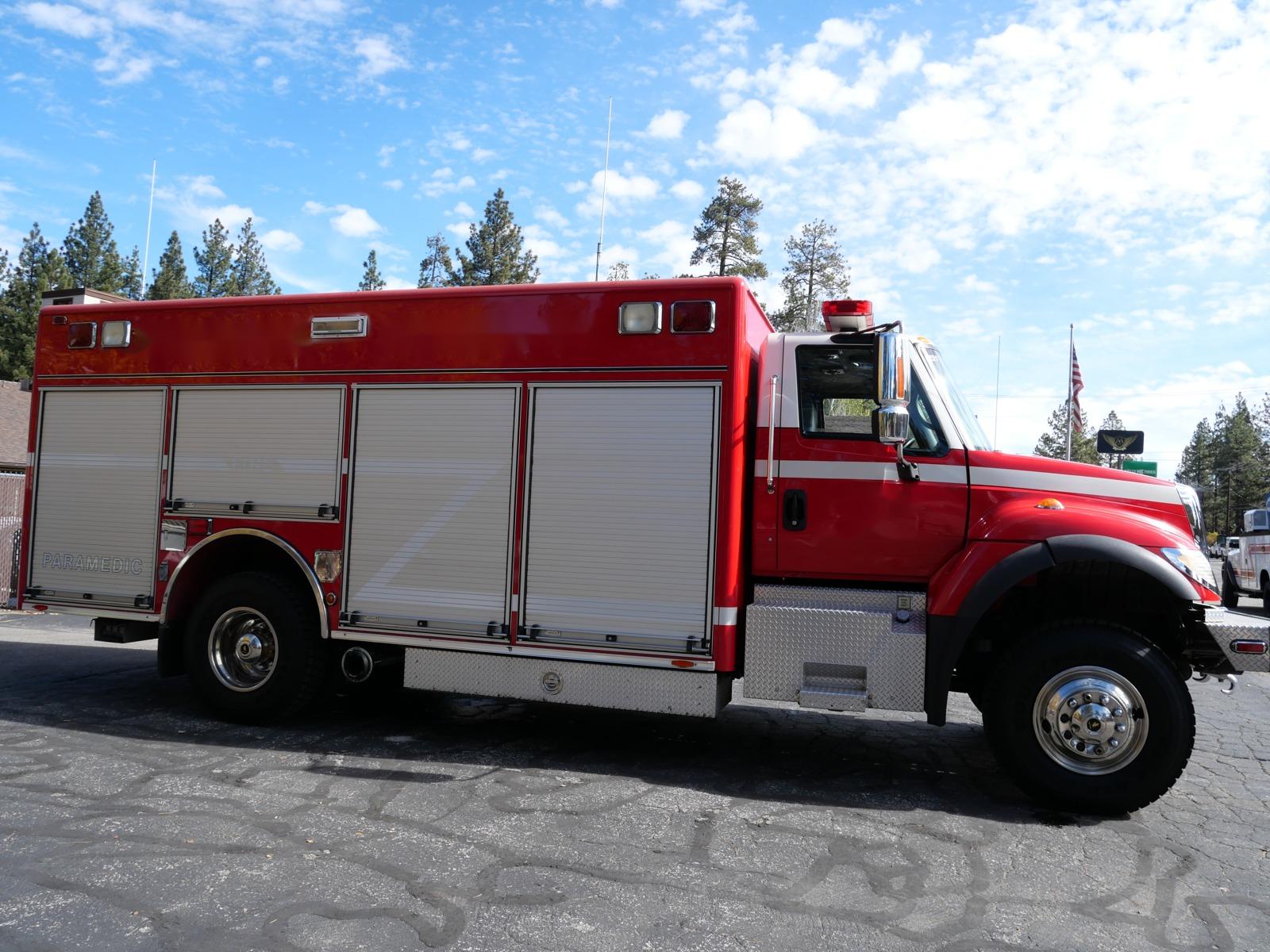2003 Pierce 7400 4x4 Medium Rescue - image 1