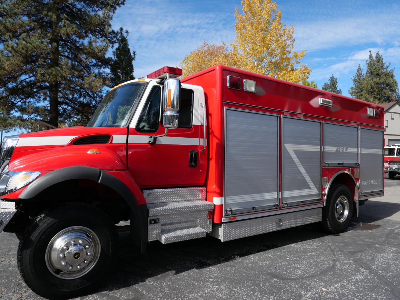 2003 Pierce 7400 4x4 Medium Rescue - image 2