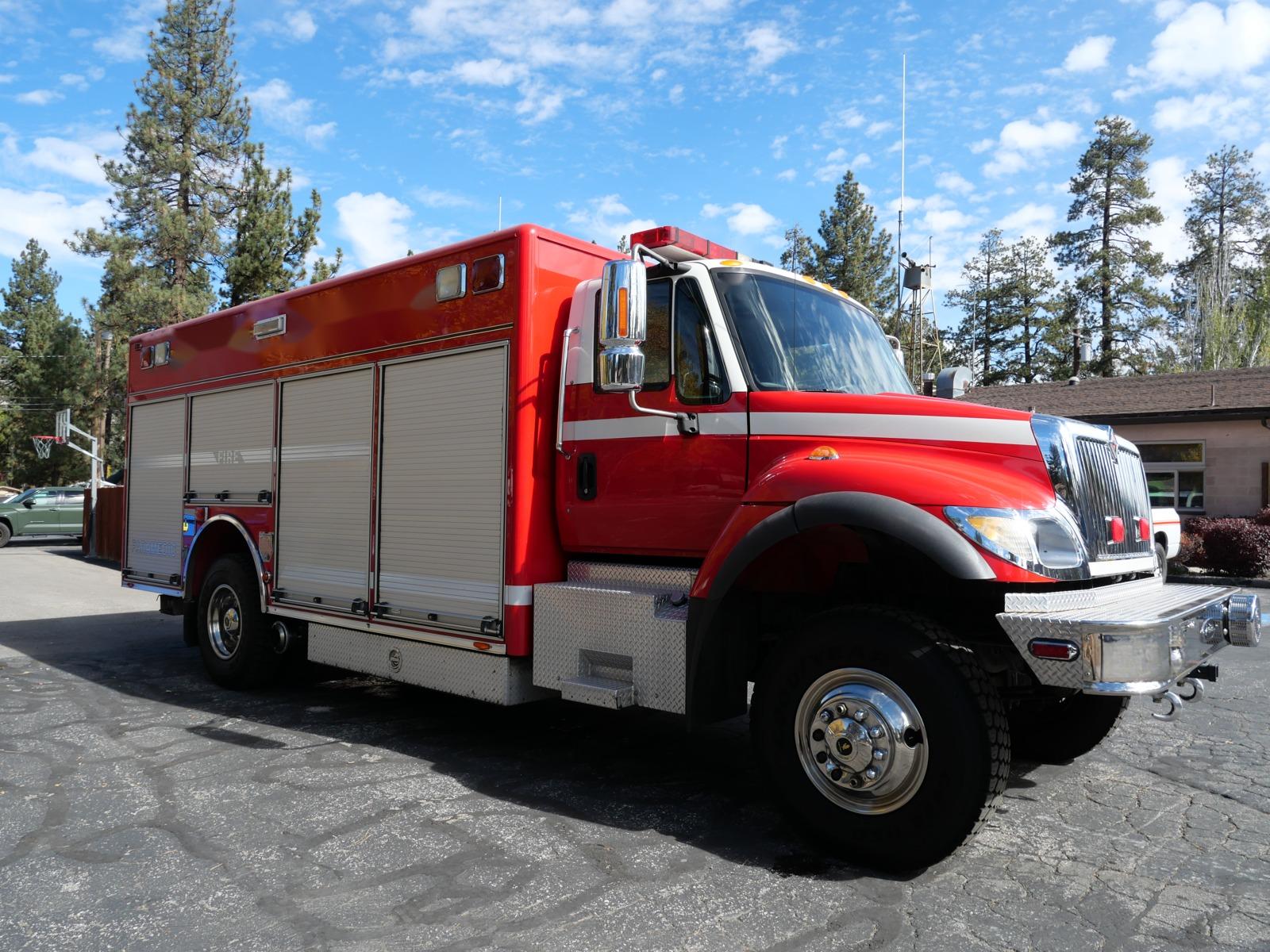 2003 Pierce 7400 4x4 Medium Rescue - image 3