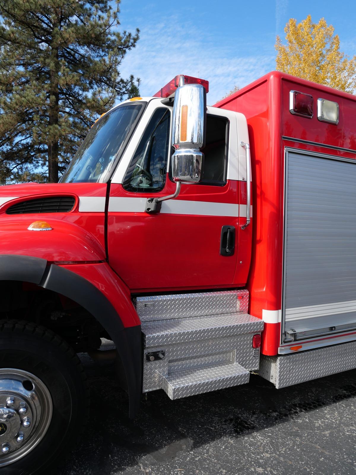 2003 Pierce 7400 4x4 Medium Rescue - image 4