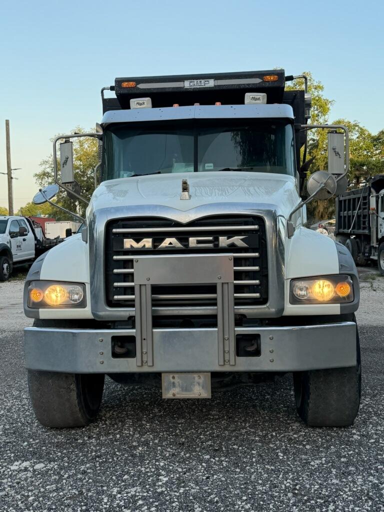 2018 Mack Gu13 Dump Truck - image 2