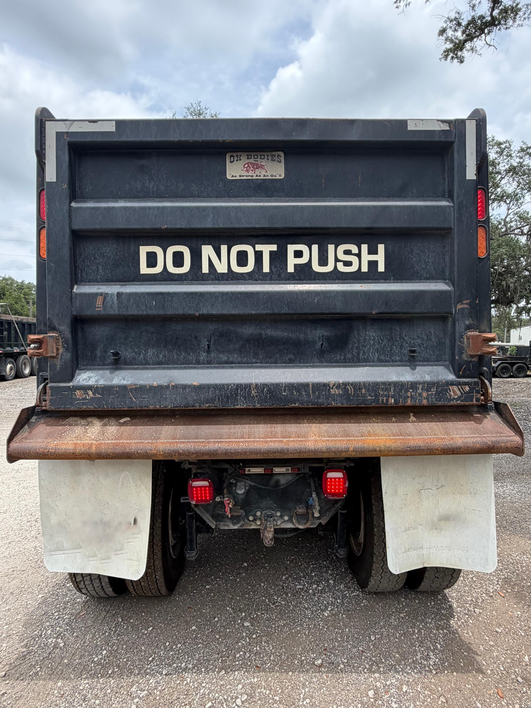 2019 Mack GR 64 B Dump Truck - image 4