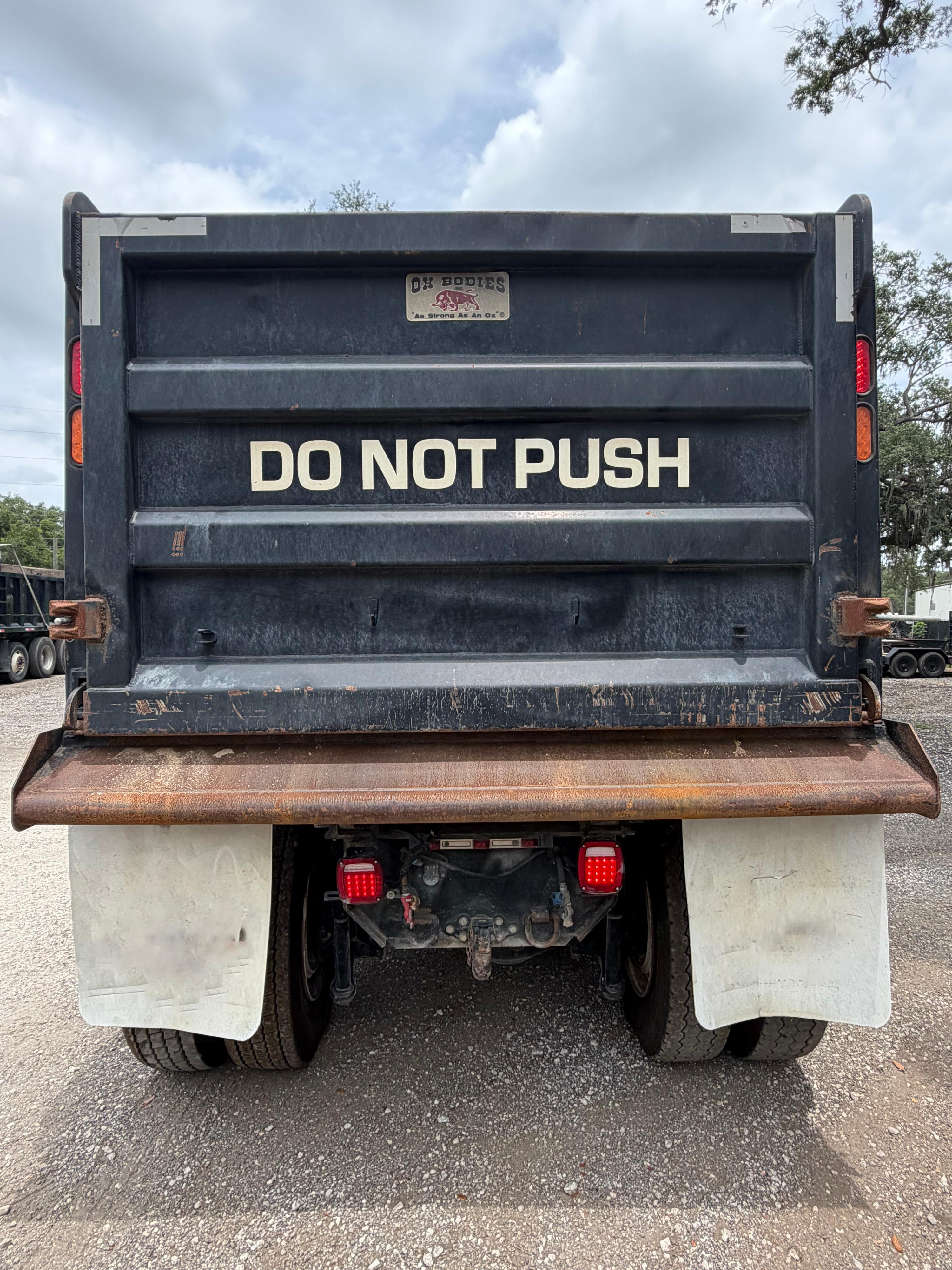 2019 Mack GR 64 B Dump Truck - image 4