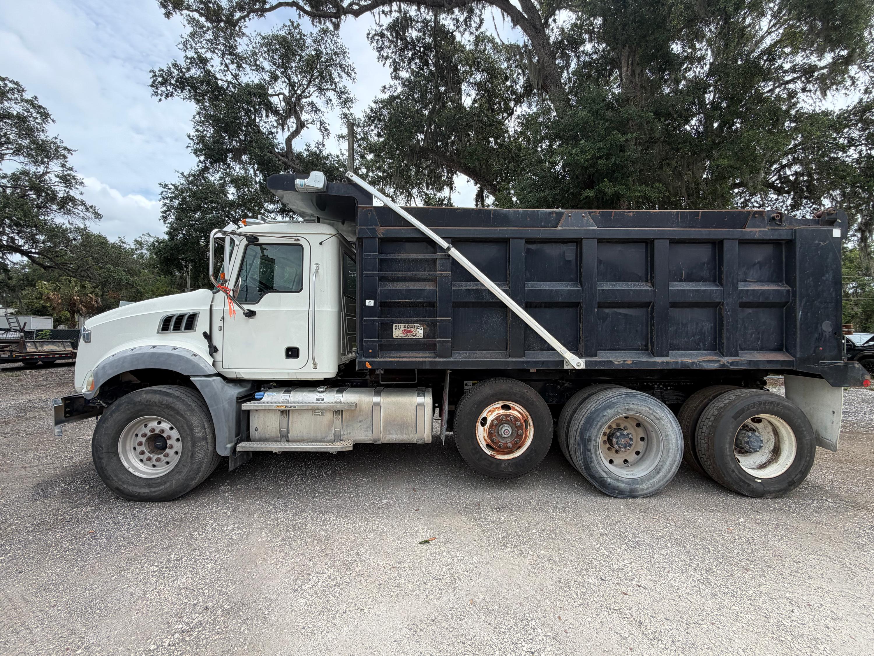 2019 Mack GR 64 B Dump Truck - image 1