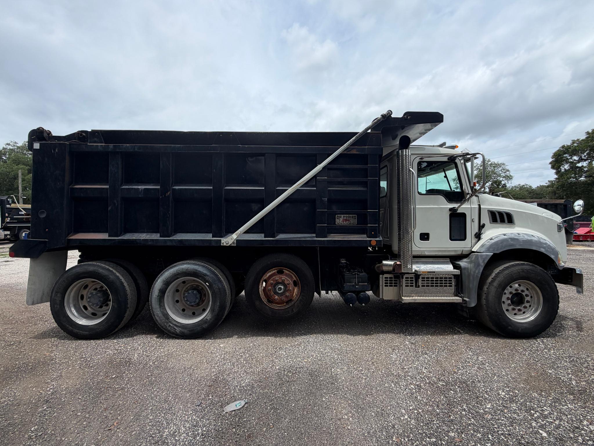 2019 Mack GR 64 B Dump Truck - image 3