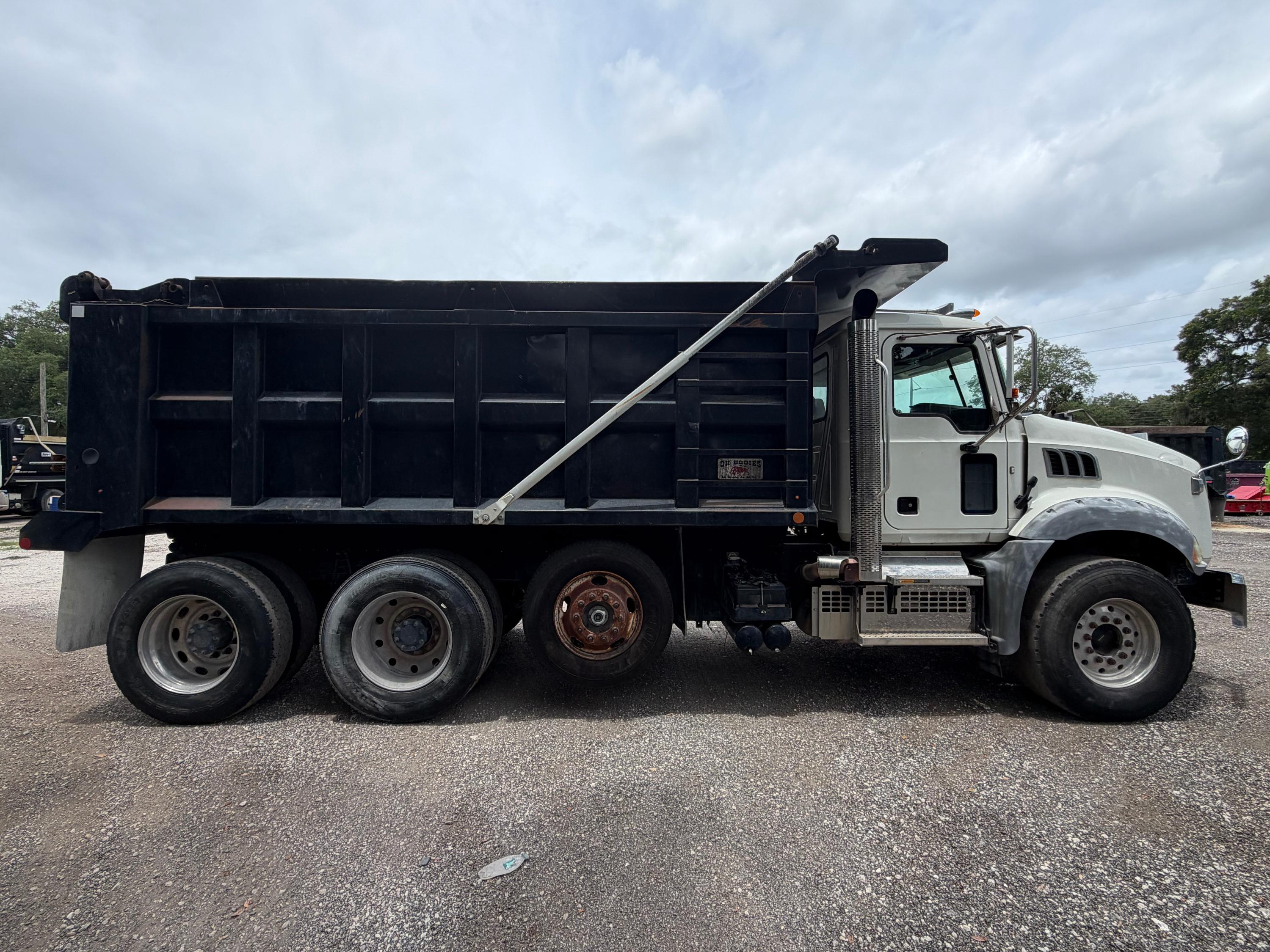 2019 Mack GR 64 B Dump Truck - image 3