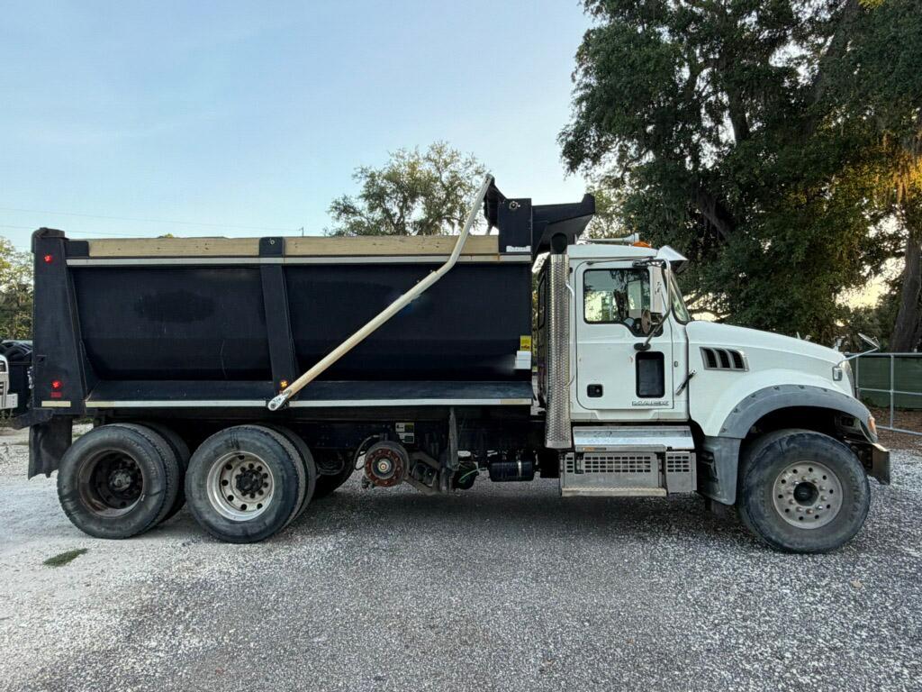 2018 Mack Gu13 Dump Truck - image 3