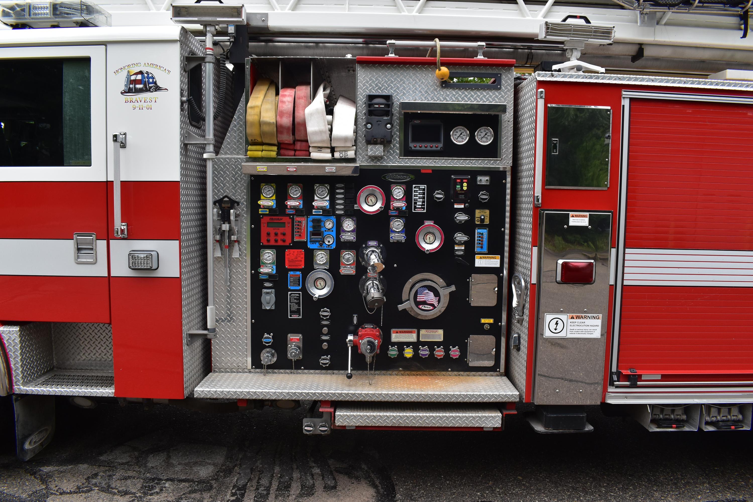 2006 Pierce 105' Aerial - image 68