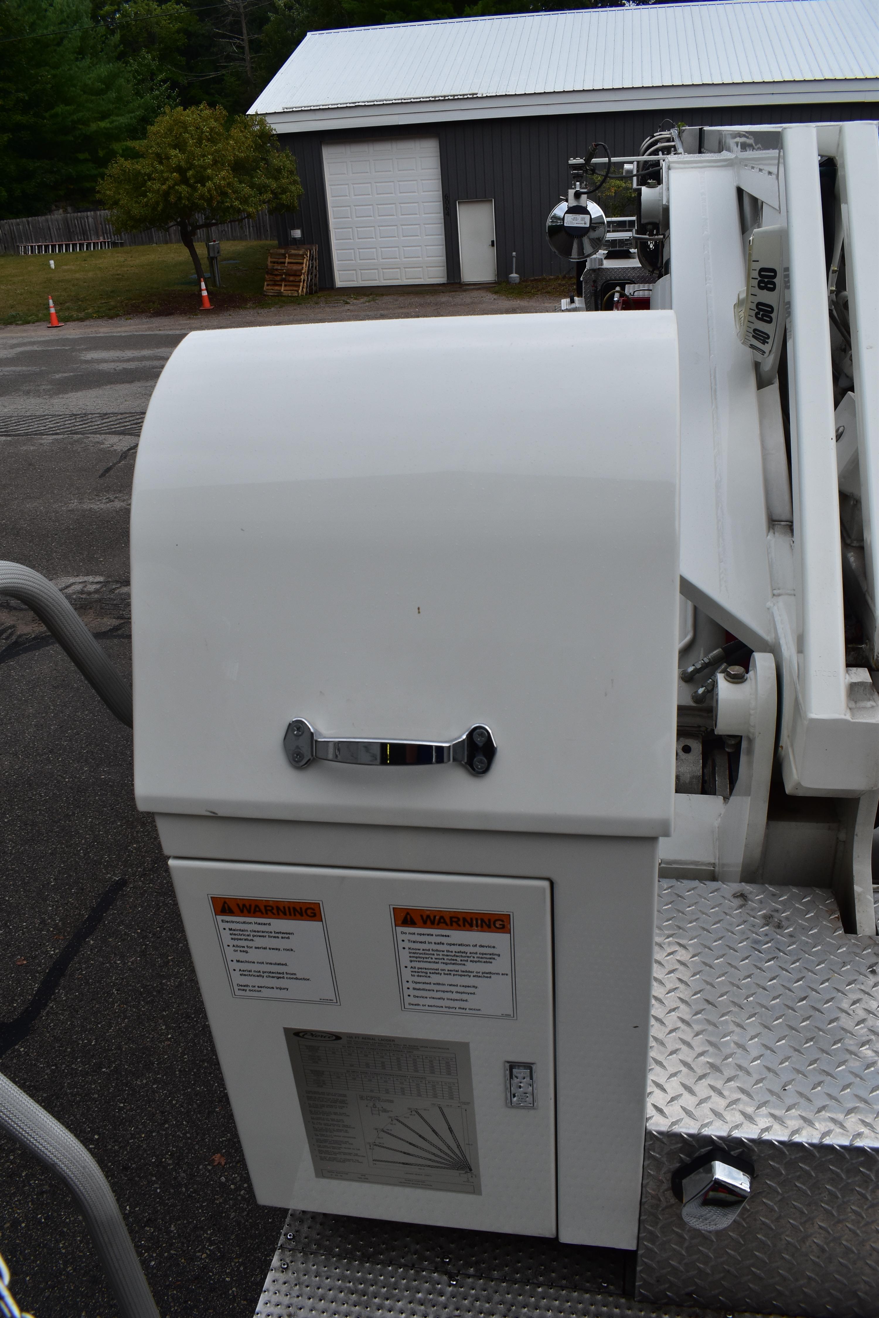2006 Pierce 105' Aerial - image 119