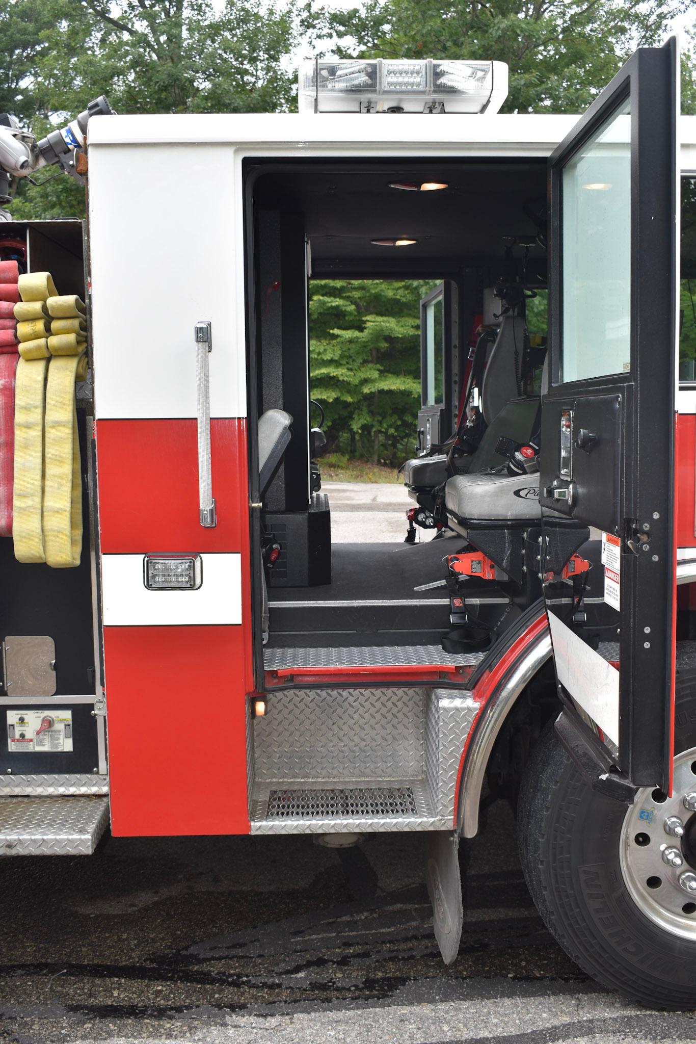 2006 Pierce Pumper - image 8