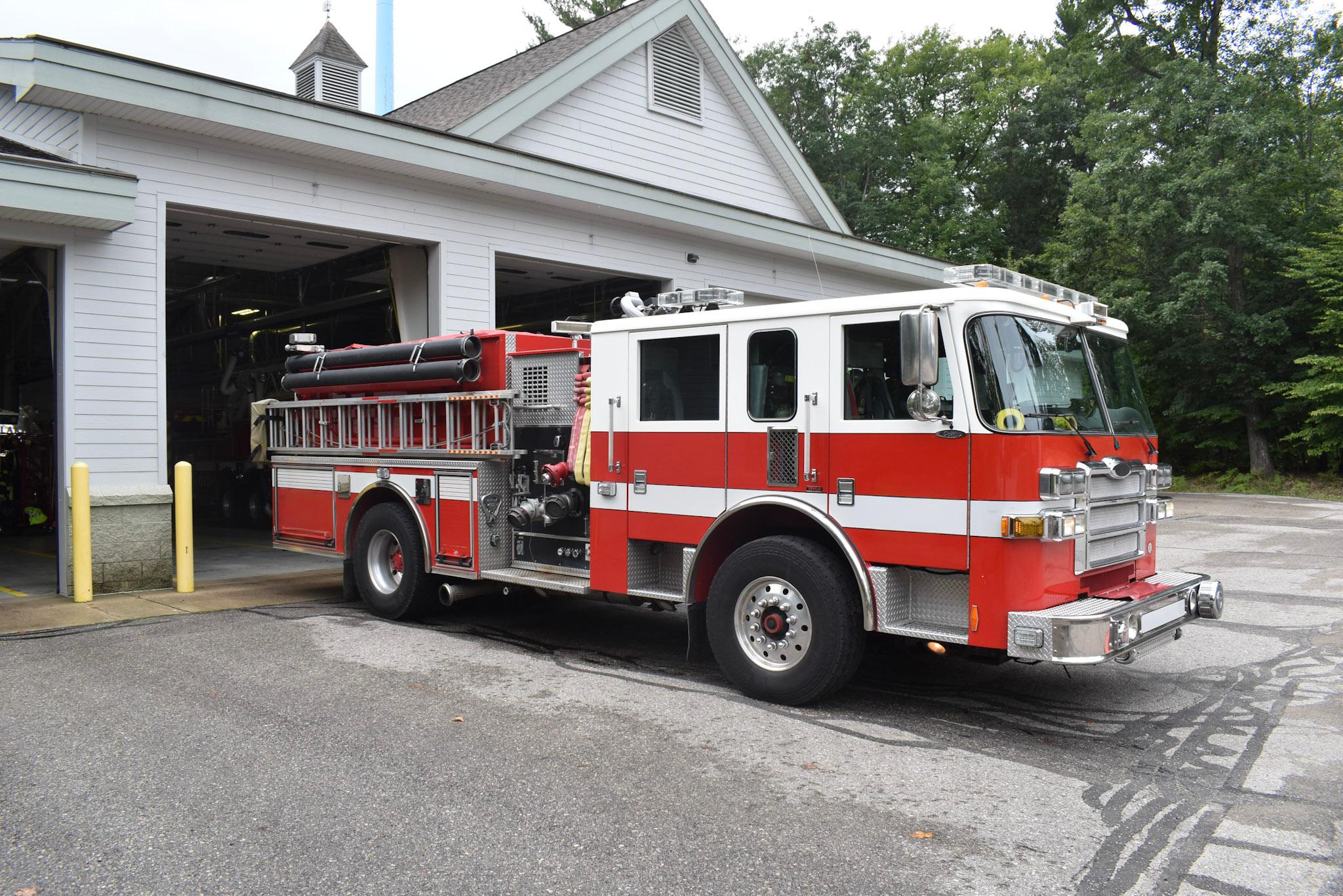 2006 Pierce Pumper - image 2