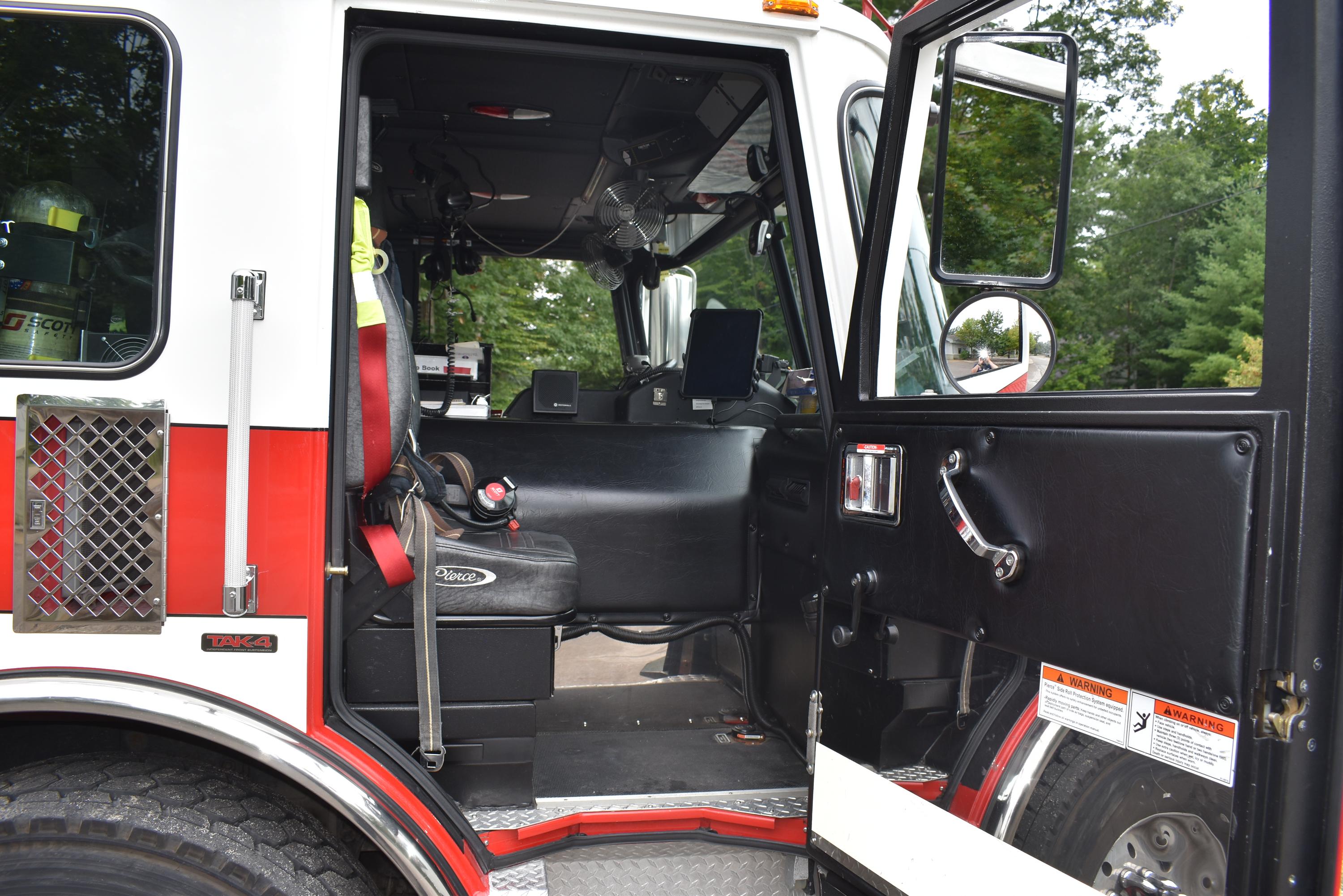2006 Pierce 105' Aerial - image 23