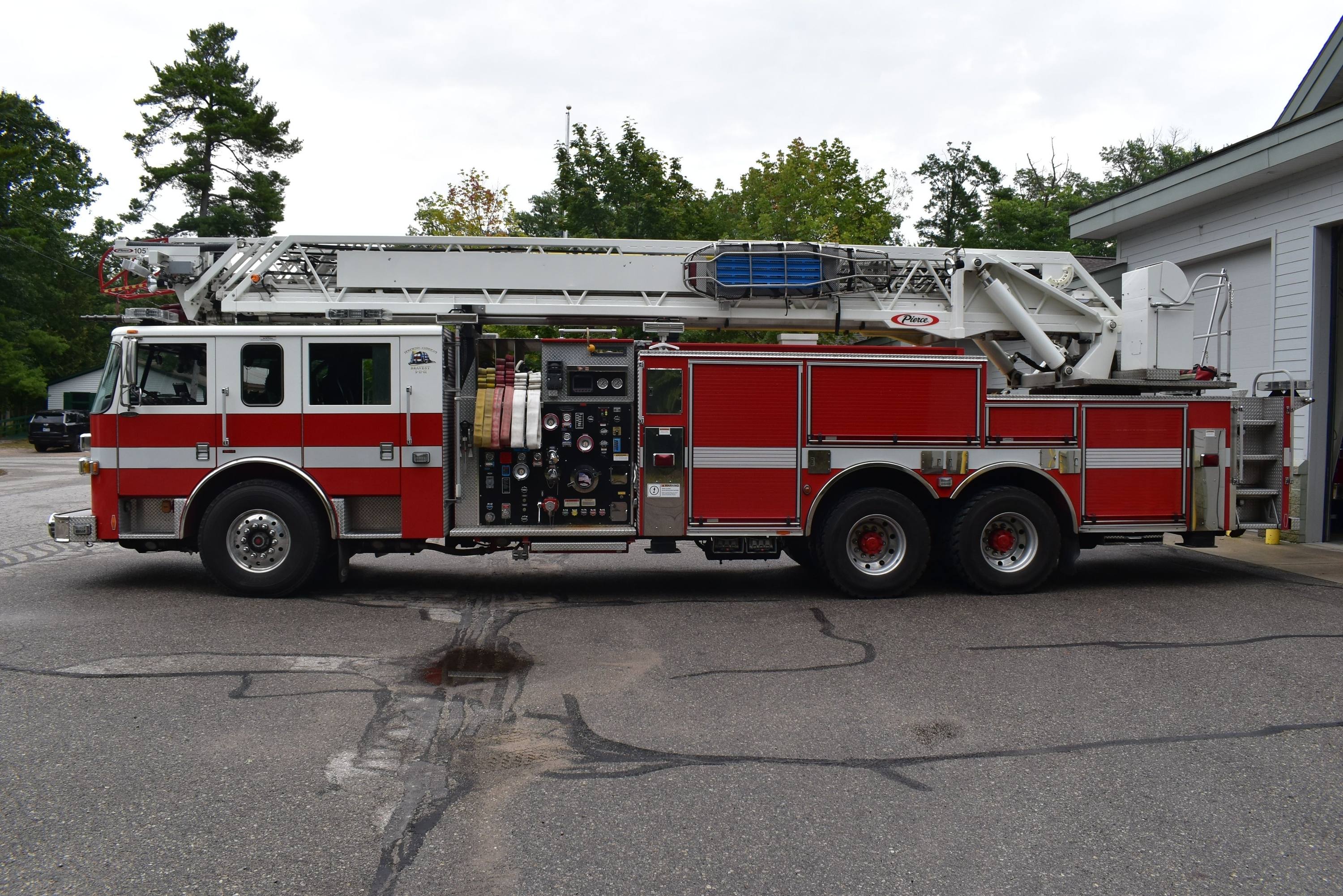 2006 Pierce 105' Aerial - image 5