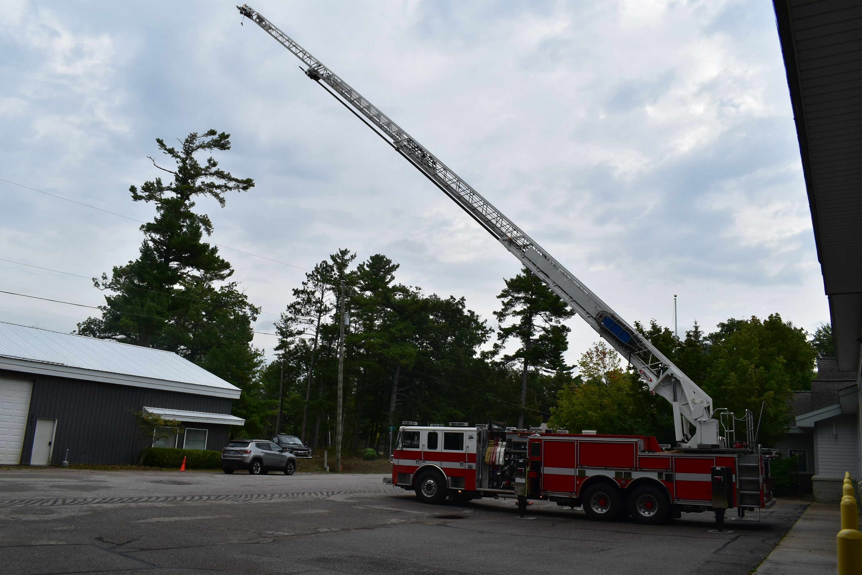 2006 Pierce 105' Aerial - image 8