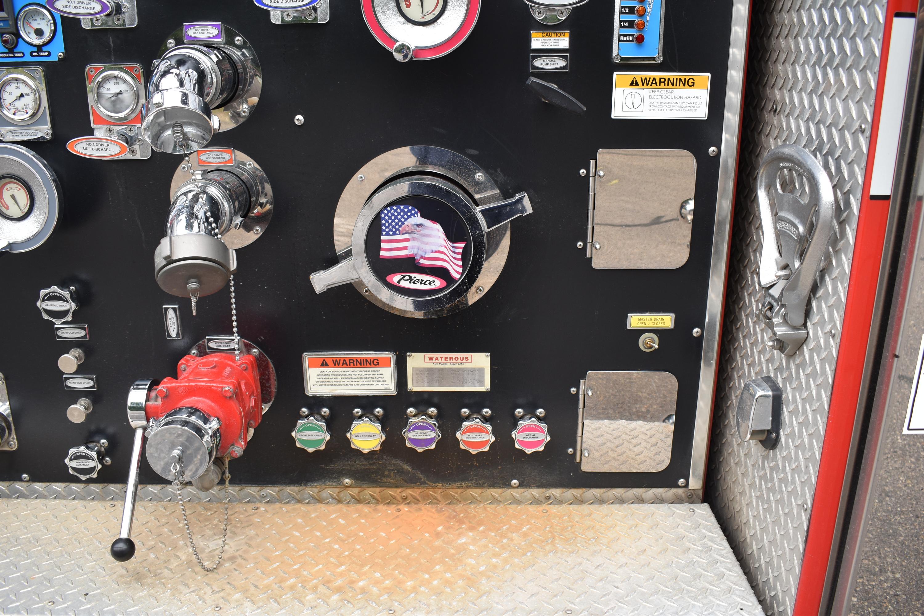2006 Pierce 105' Aerial - image 72