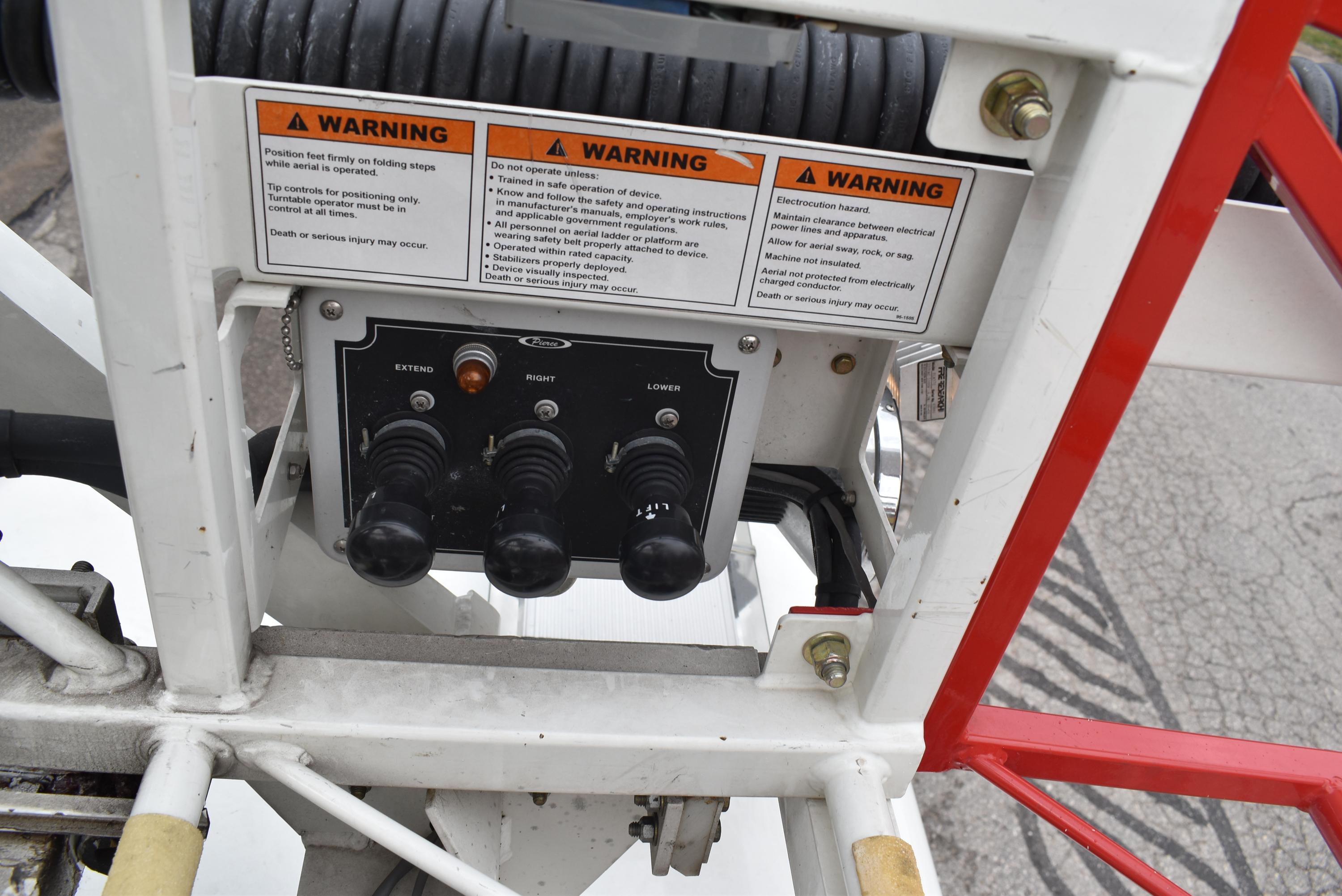 2006 Pierce 105' Aerial - image 126