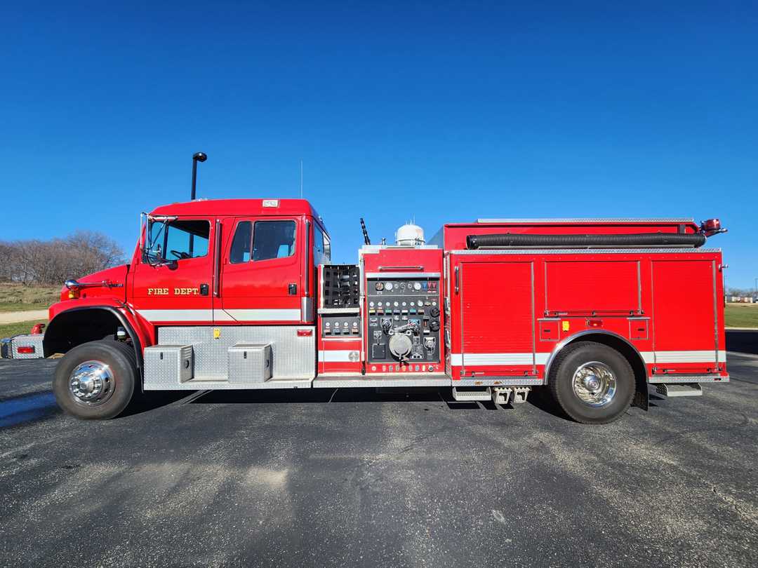 1998 Freightliner 4x4 1750pump/1250 Tank