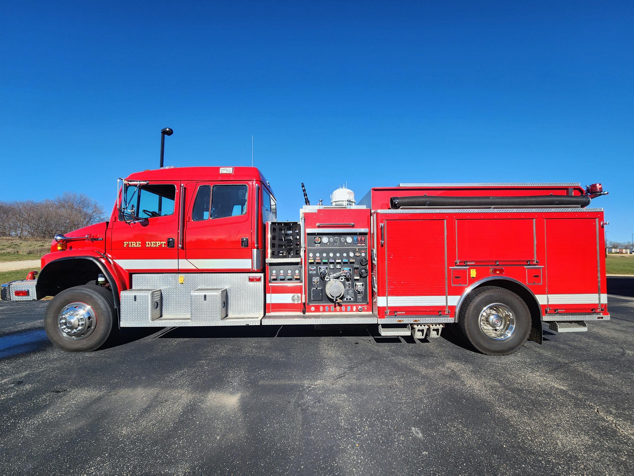 1998 Freightliner 4x4 1750pump/1250 Tank - image 1