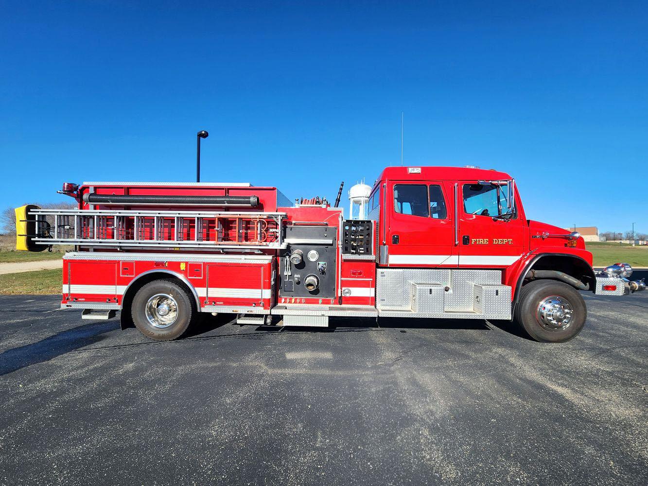 1998 Freightliner 4x4 1750pump/1250 Tank - image 3