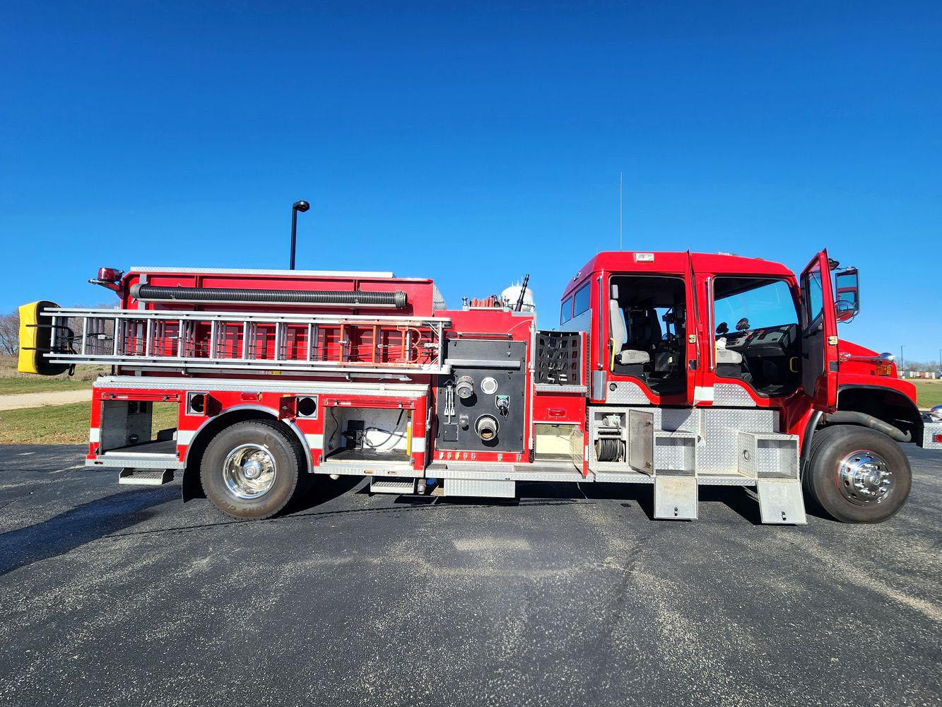 1998 Freightliner 4x4 1750pump/1250 Tank - image 8