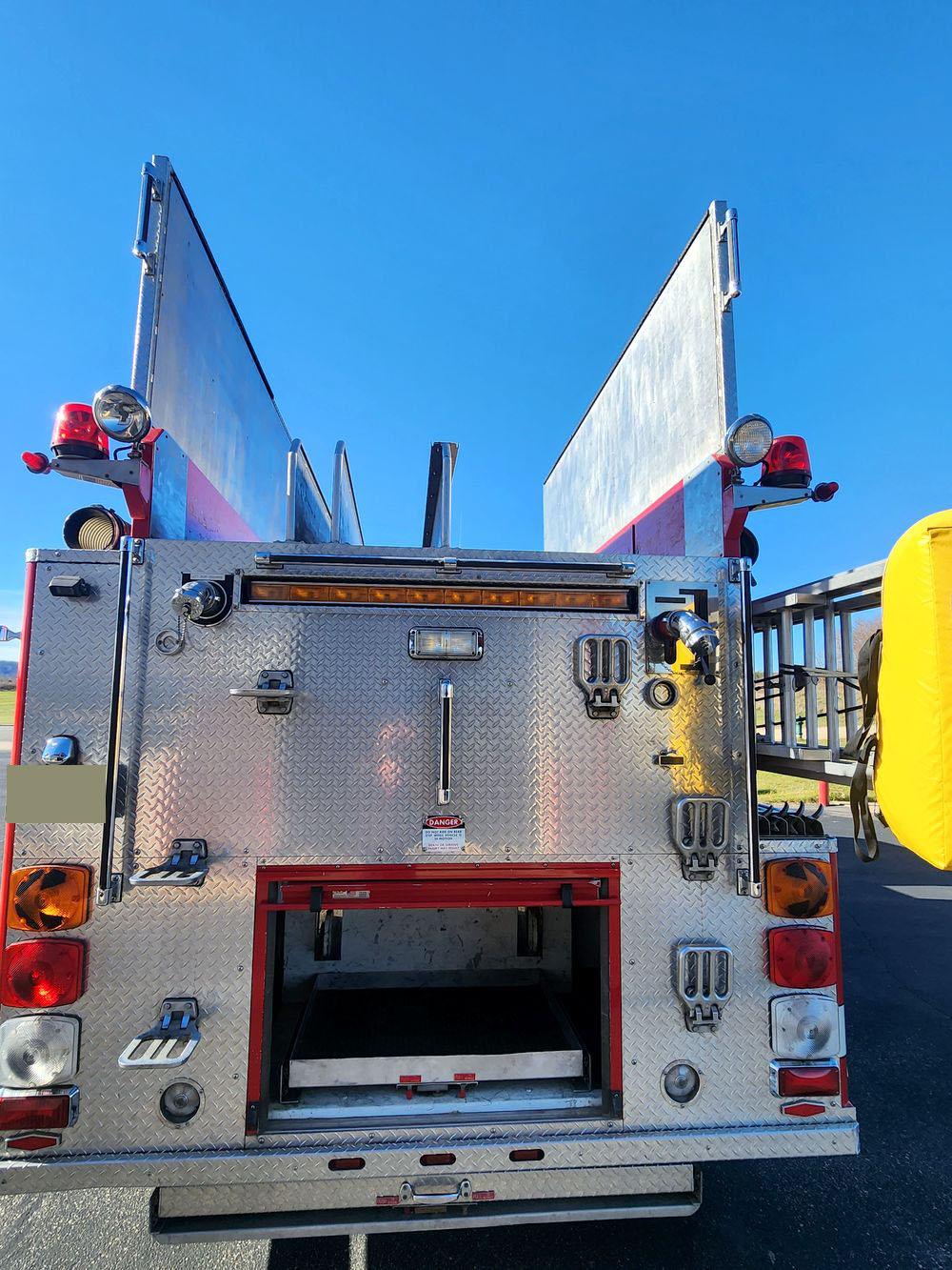1998 Freightliner 4x4 1750pump/1250 Tank - image 9