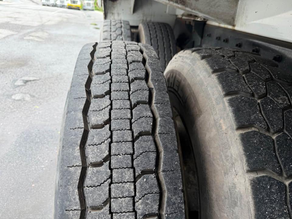 2021 Freightliner New Way Rear Loader - image 5