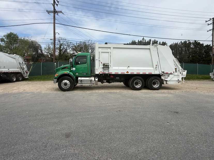 2024 Peterbilt Heil Rear Loader — photo 3