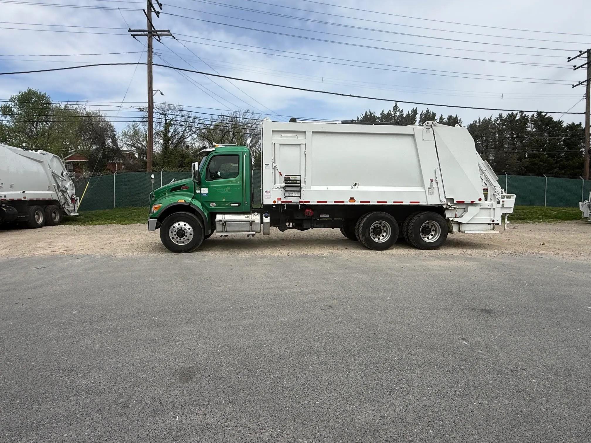 2024 Peterbilt Heil Rear Loader - image 3