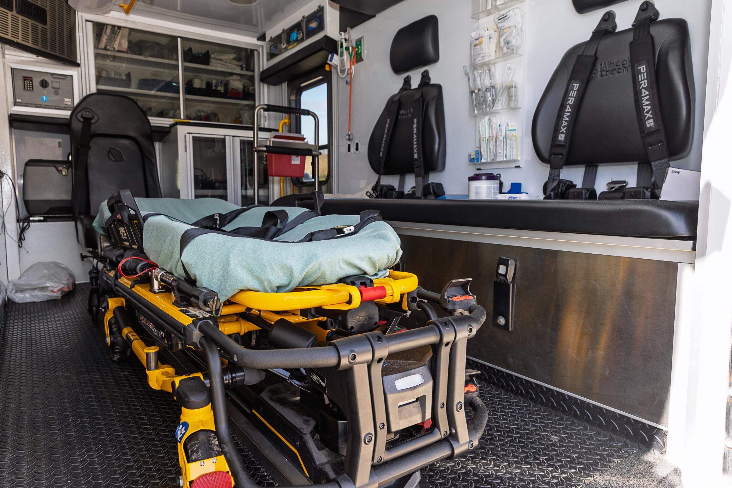 2019 REV Ford 4x4 Type I Ambulance - image 74