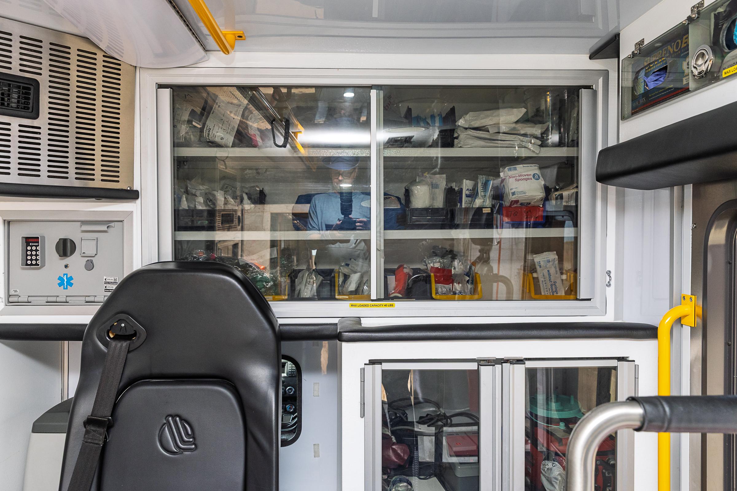 2019 REV Ford 4x4 Type I Ambulance - image 84