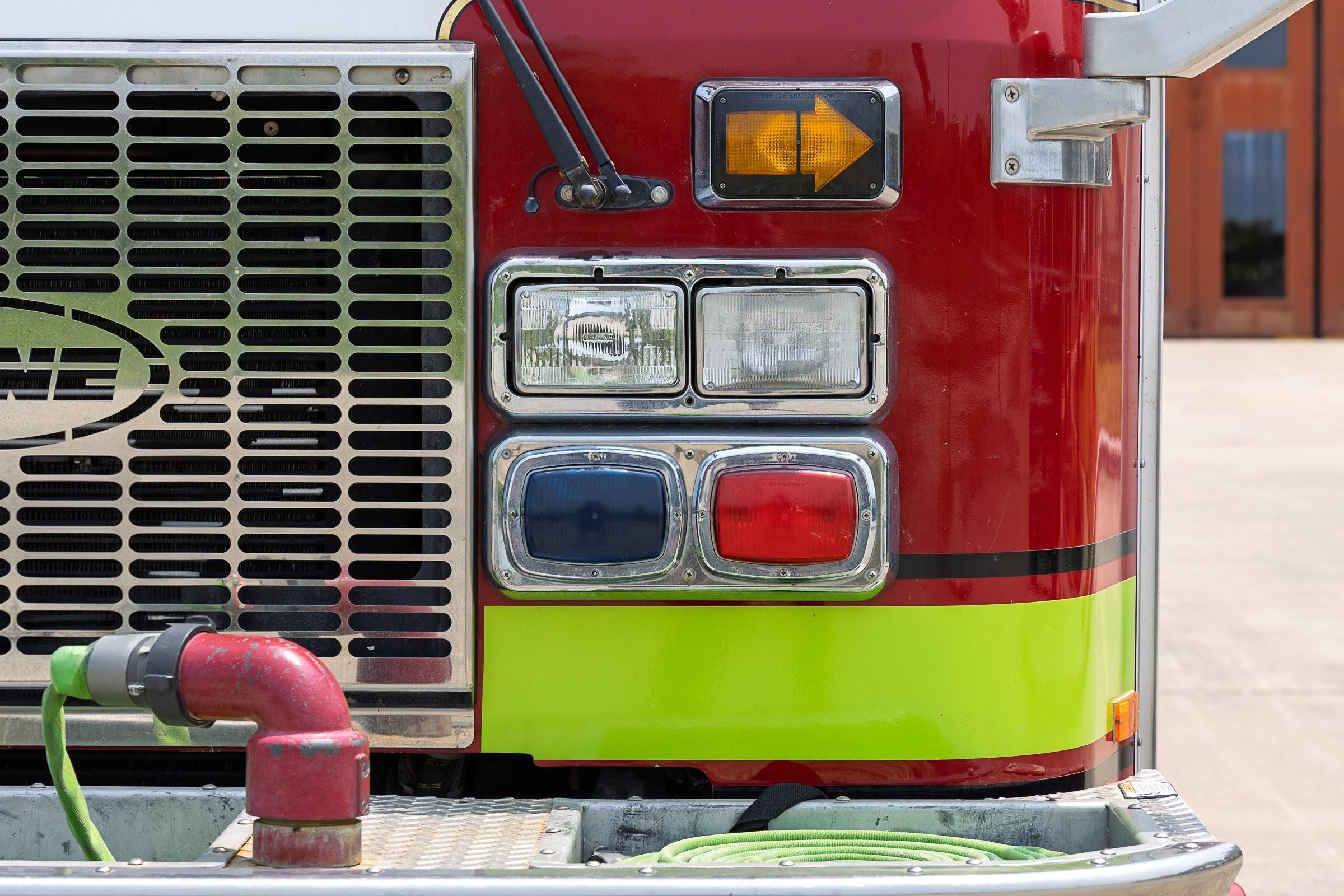 2000 E-One Cyclone Pumper - image 9